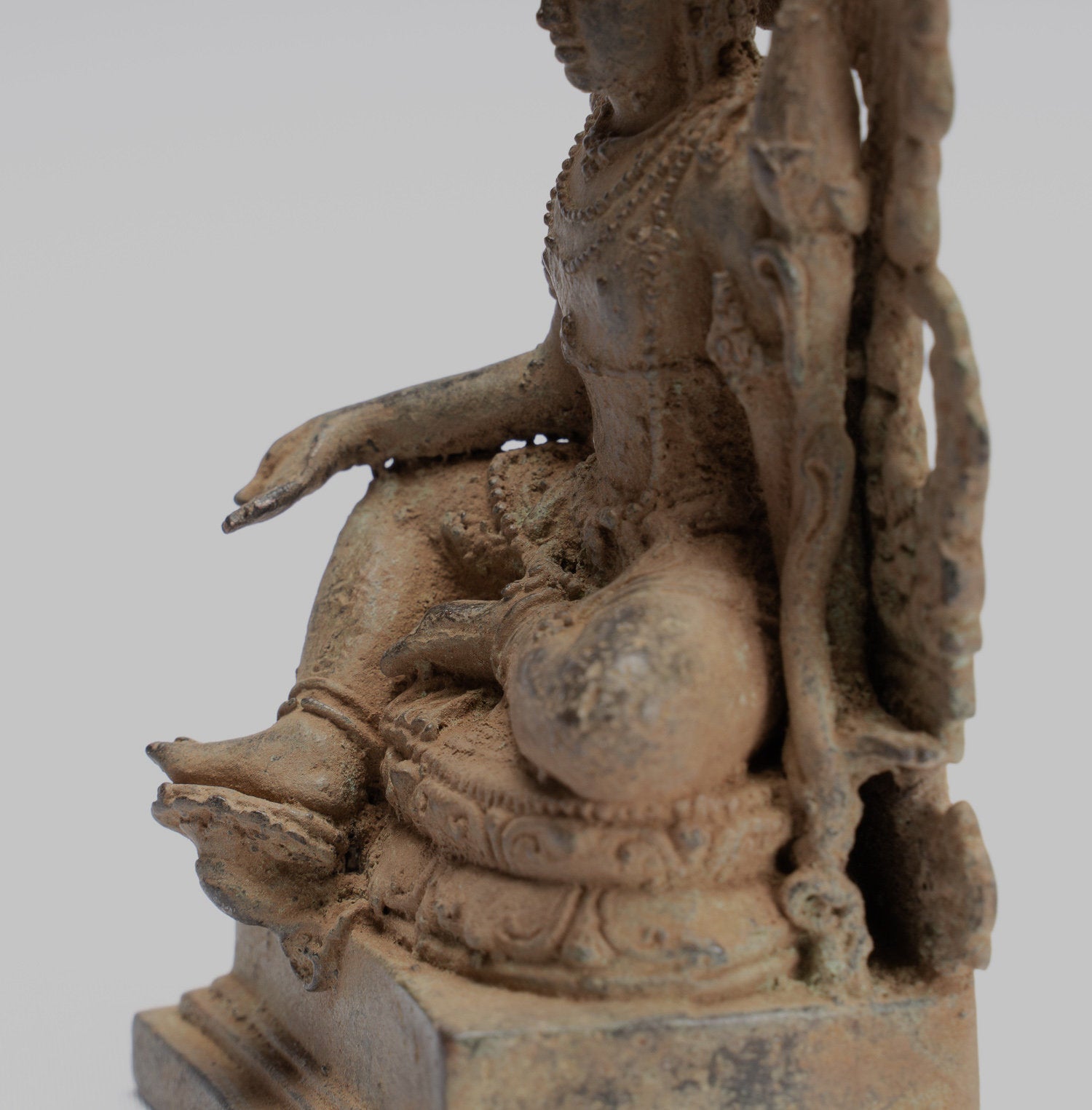 Vishnu - Antique Java Style Majapahit Seduto beneficenza in bronzo Vishnu Statua - 11cm/4 "