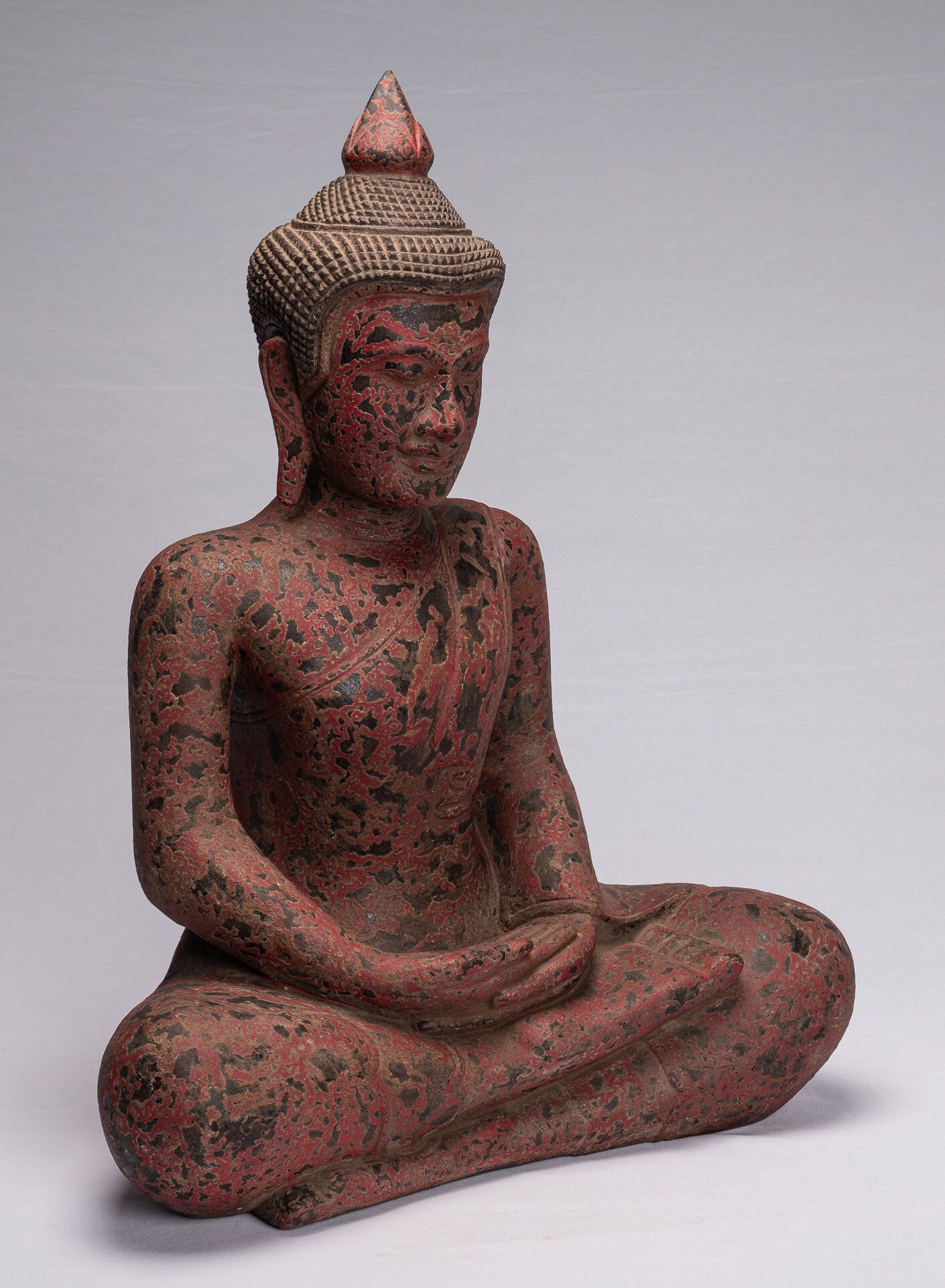 Buddha-Skulptur – sitzender Buddha aus Holz im antiken Khmer-Stil, Meditations-Mudra – 66 cm