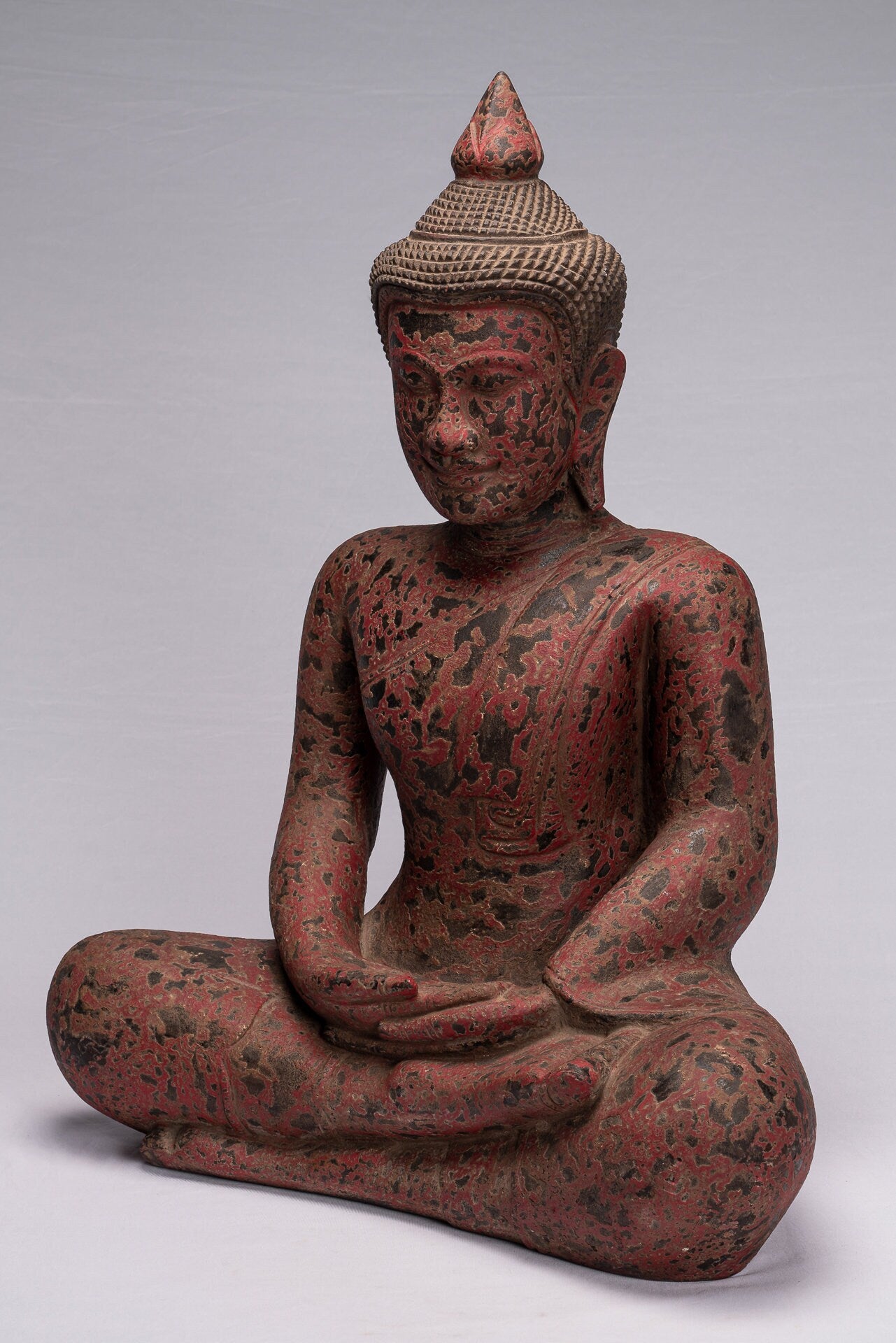 Buddha-Skulptur – sitzender Buddha aus Holz im antiken Khmer-Stil, Meditations-Mudra – 66 cm