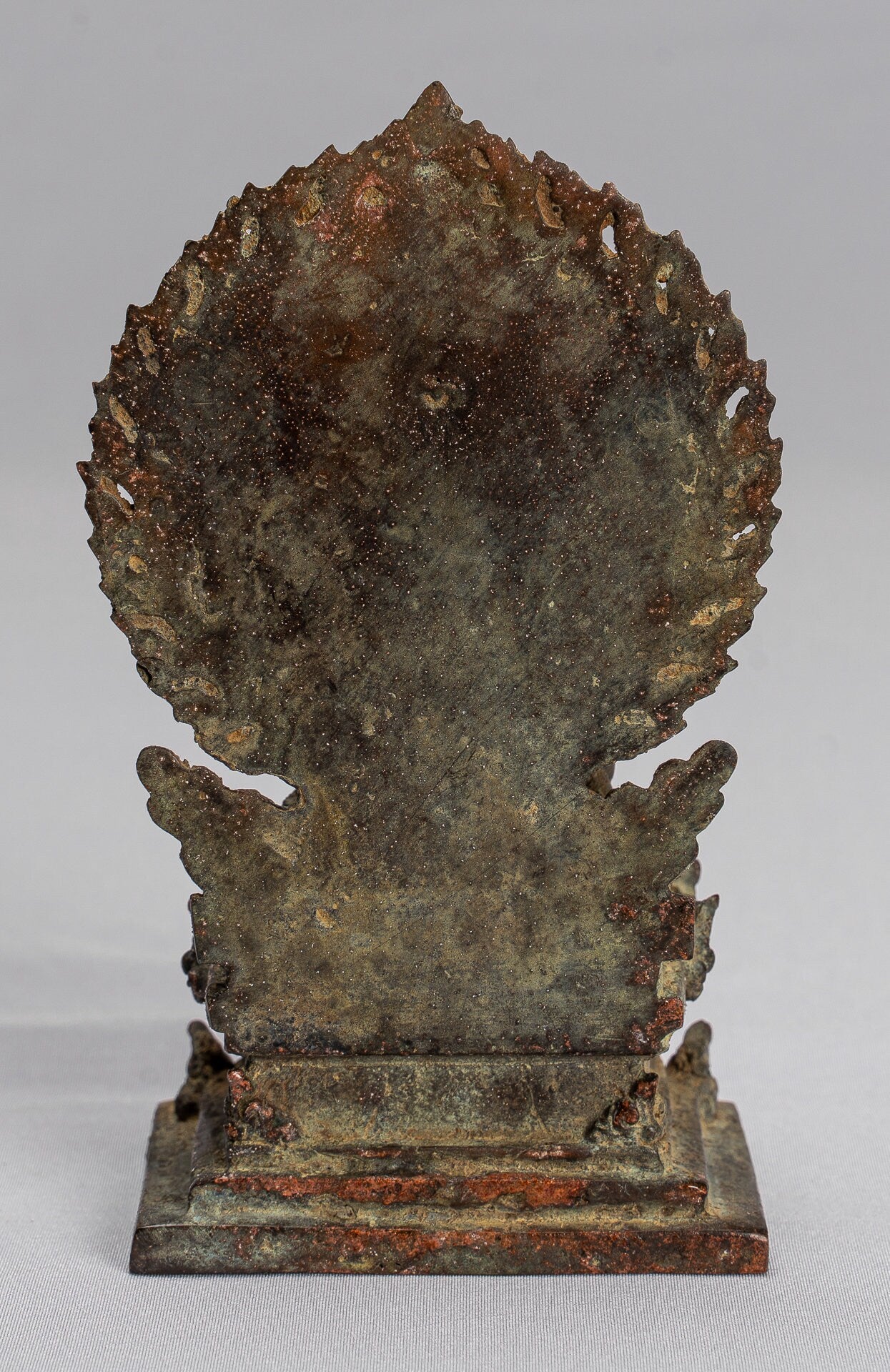 Tara-Statue – Majapahit sitzende Bronze-Devi-Tara-Statue im antiken Java-Stil – 14 cm.