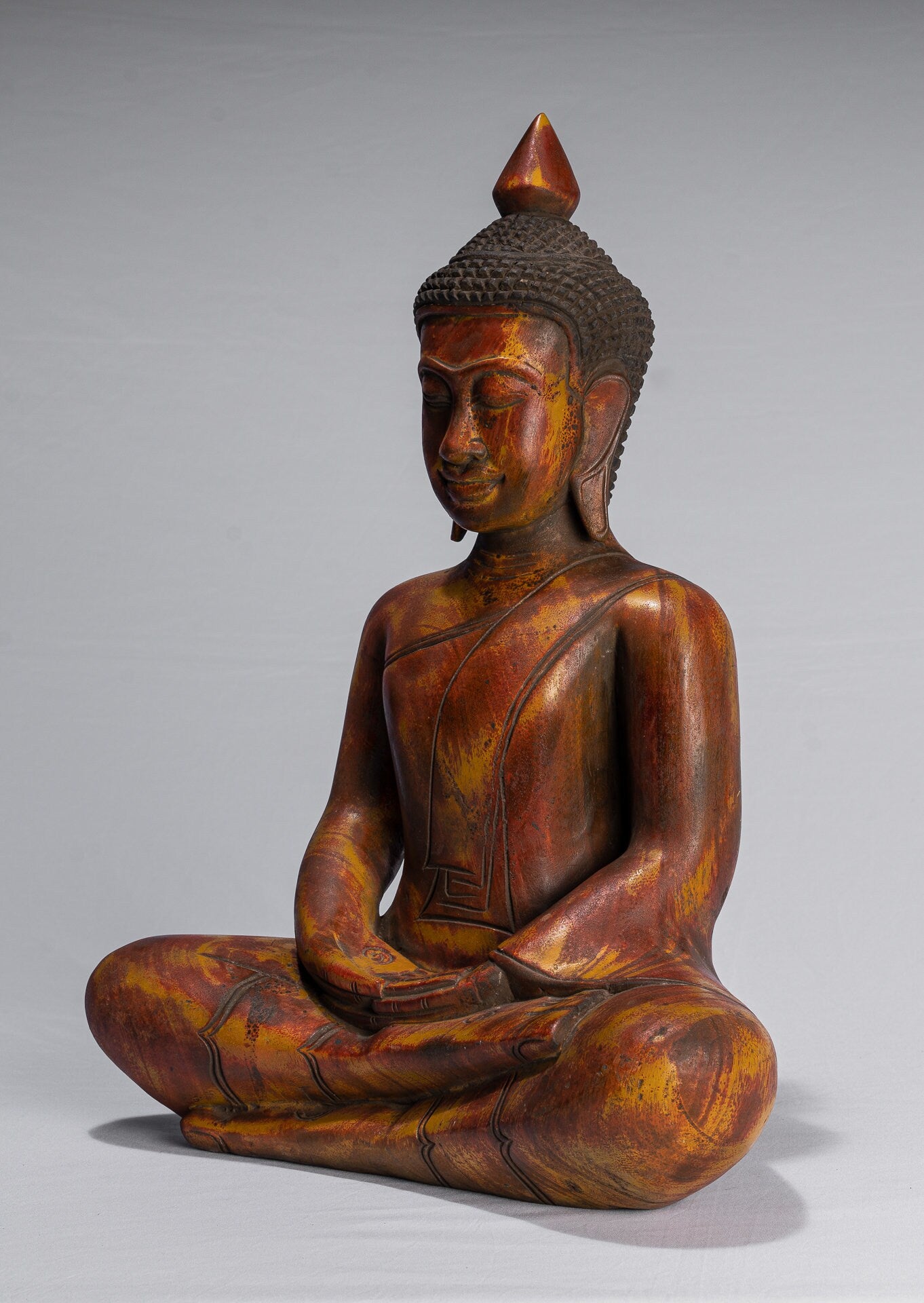 Buddha-Skulptur – sitzende Buddha-Statue aus Holz im antiken Khmer-Stil, Dhyana-Meditations-Mudra – 46 cm.