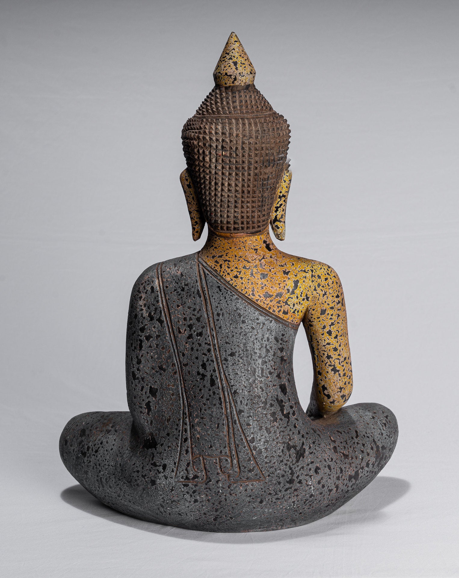 Buddha-Statue – Antiker Khmer-Stil Südostasien, sitzende Erleuchtungs-Buddha-Statue aus Holz – 45 cm/18 Zoll