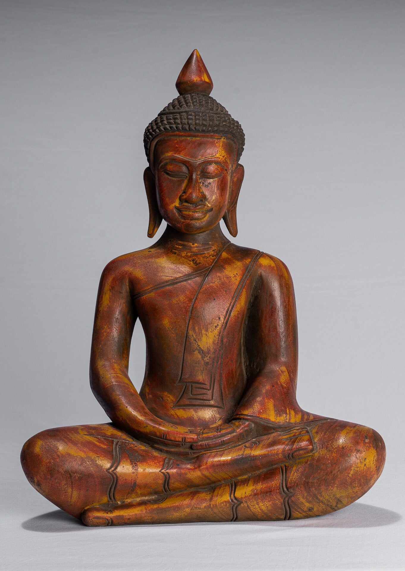 Buddha-Skulptur – sitzende Buddha-Statue aus Holz im antiken Khmer-Stil, Dhyana-Meditations-Mudra – 46 cm.