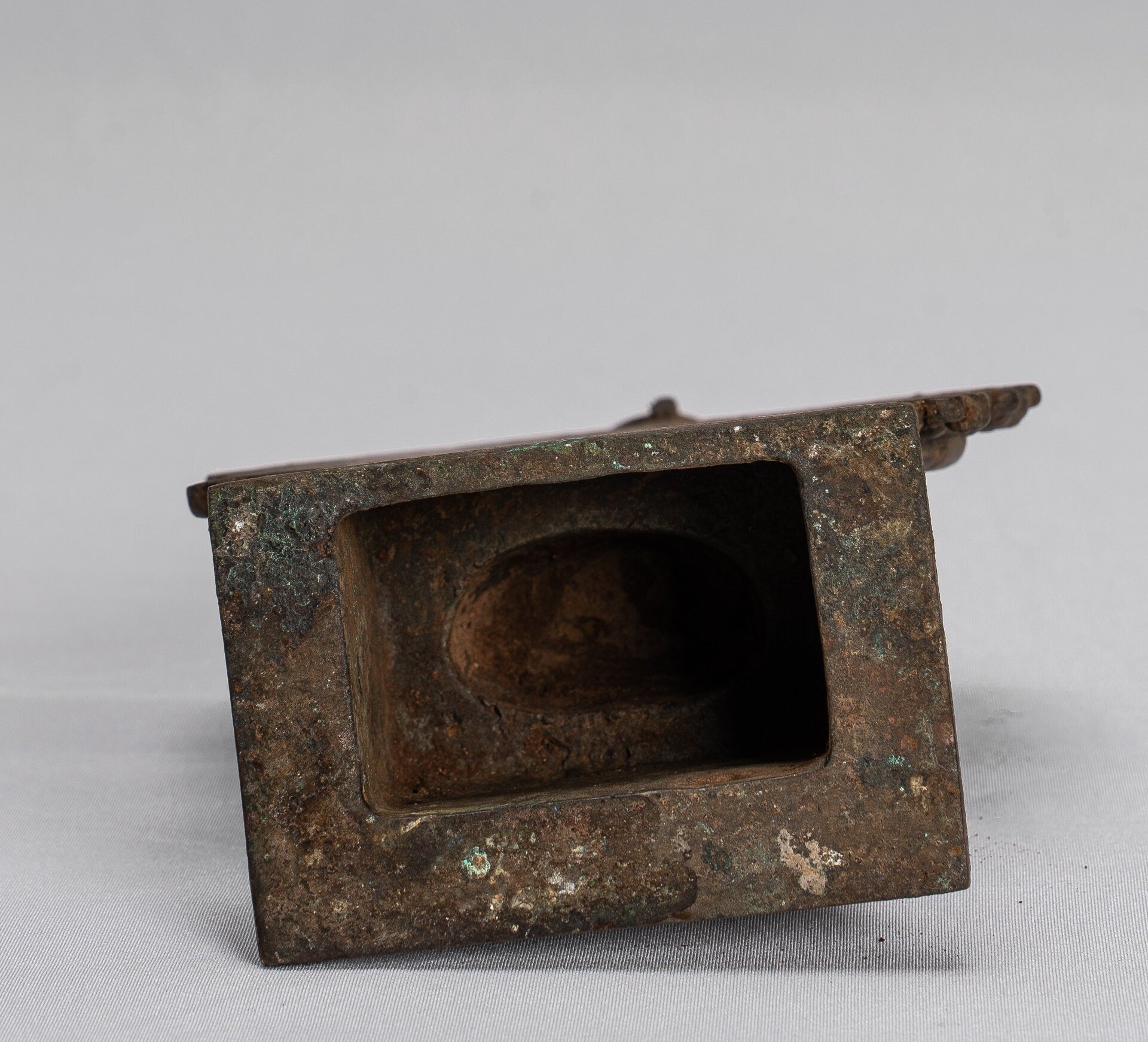 Statua di tara - antico stile java indonesiano majapahit seduto bronzo devi tara statua - 18 cm/7 "