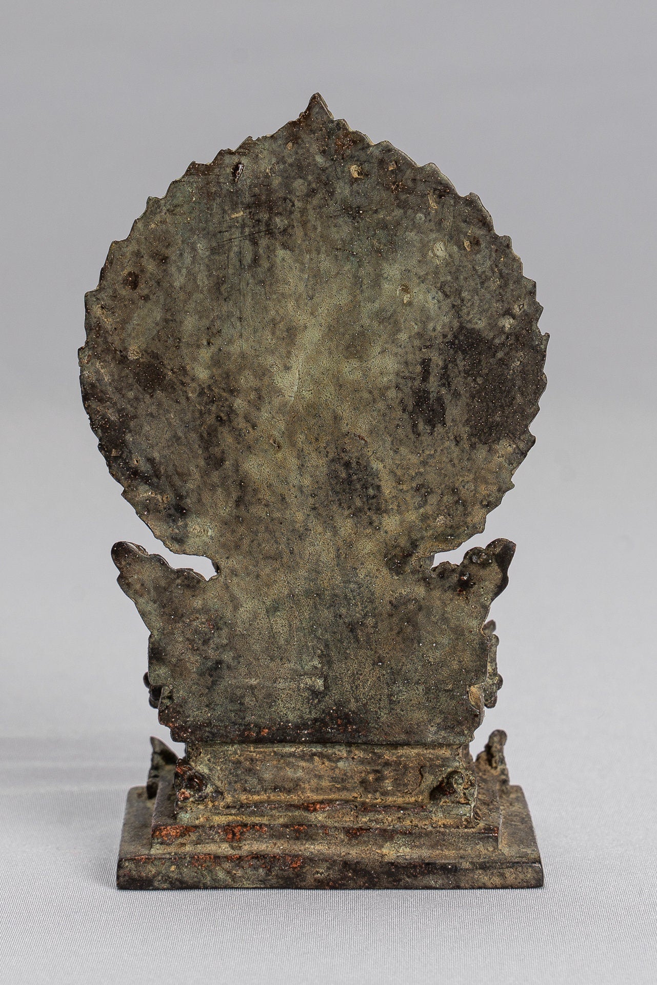 Tara-Statue – Majapahit sitzende Bronze-Devi-Tara-Statue im antiken Java-Stil – 14 cm.