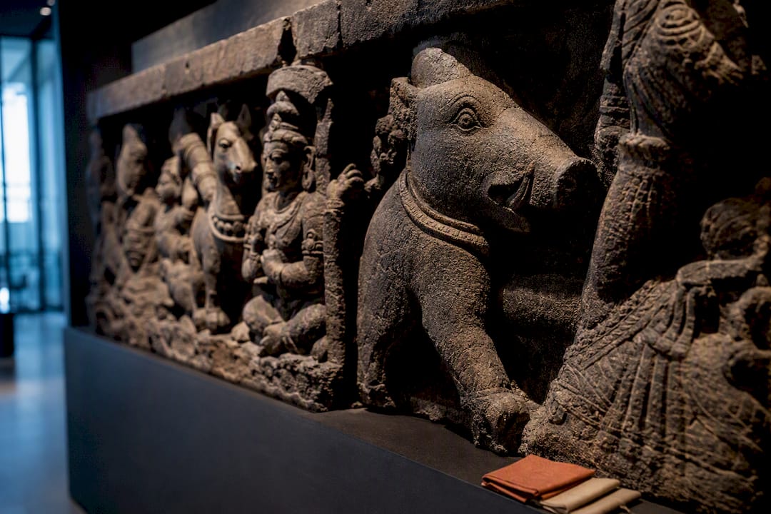 Cropped Vishnu avatar relief details