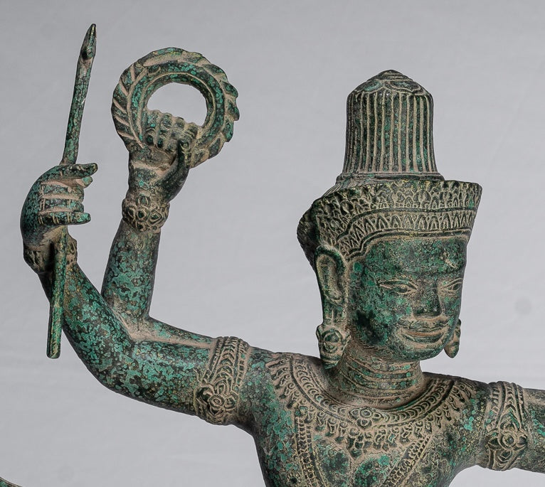 Vishnu - Statue antique d'archer en bronze de style khmer Vishnu avec Sharanga (arc) - 50 cm/20"