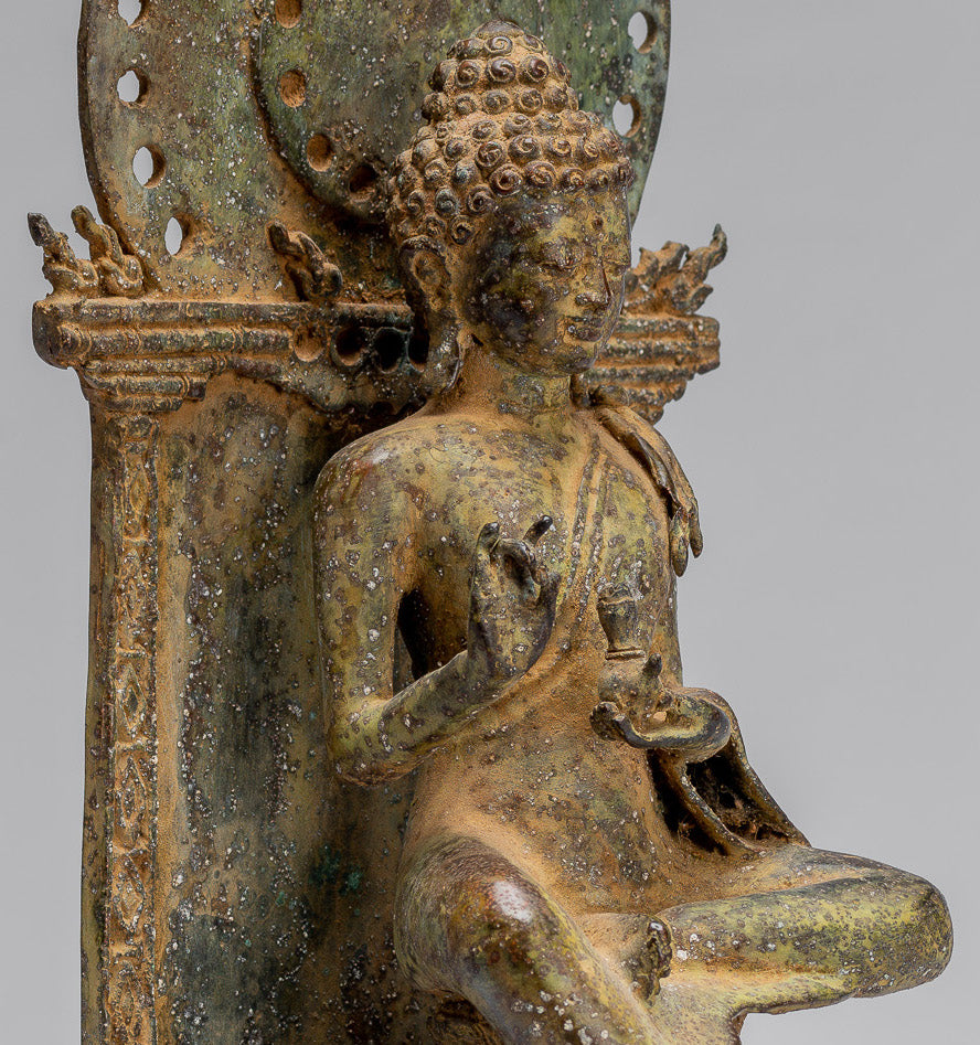 Statua di Buddha - Buddha giavanese seduto in bronzo antico in stile indonesiano - 27 cm/11"