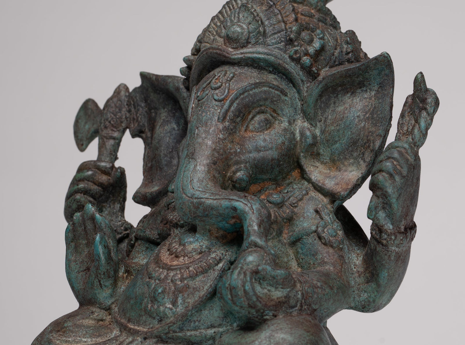Ganesh – Sitzender Ganesha aus Bronze im antiken Thai-Stil – 23 cm.