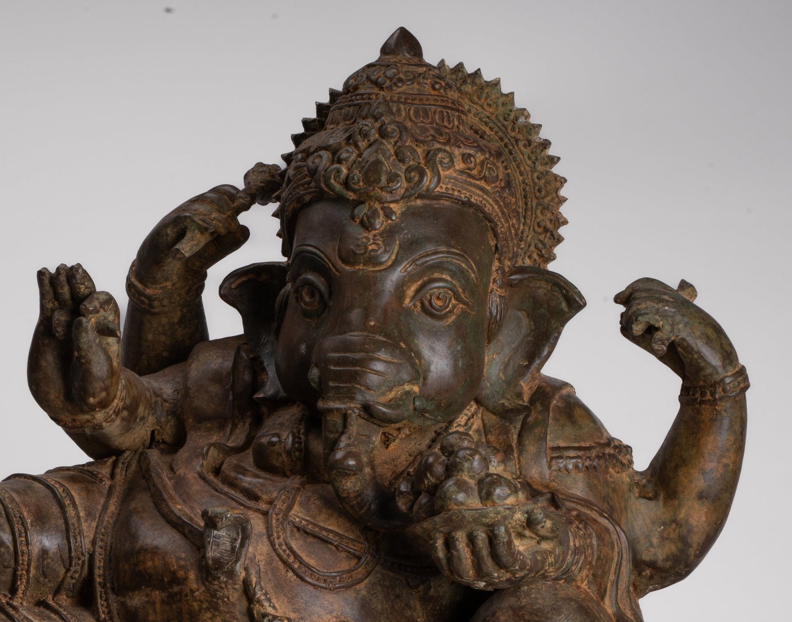 Ganesh - Estatua de Ganesha reclinada de bronce de estilo tailandés antiguo - 47 cm/19"