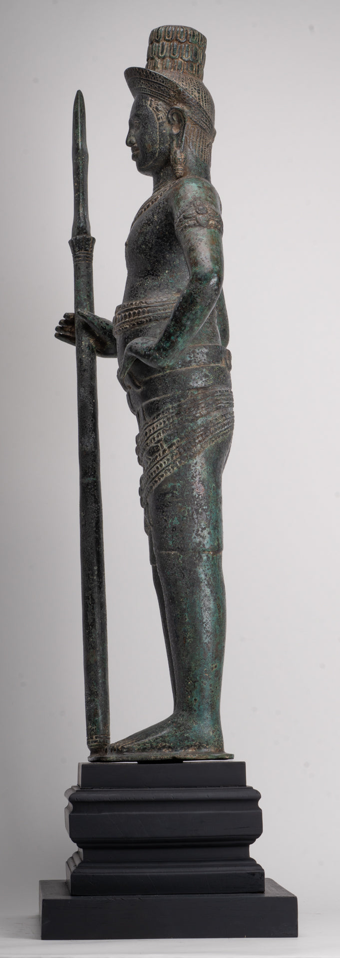 Shiva antique de style khmer en bronze debout de style Angkor Wat avec lance - 91 cm/36"