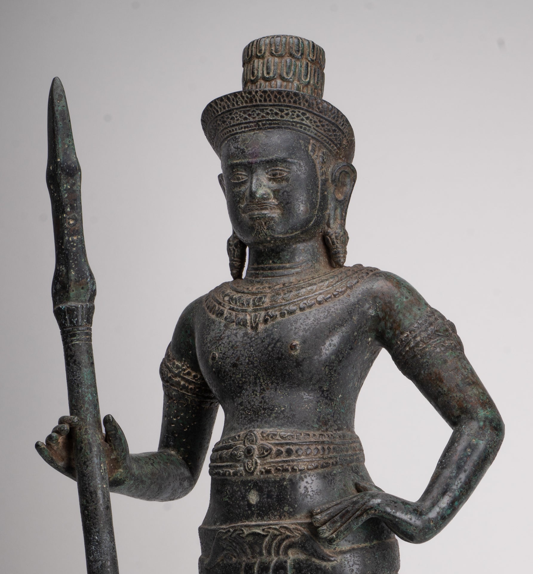 Shiva antique de style khmer en bronze debout de style Angkor Wat avec lance - 91 cm/36"