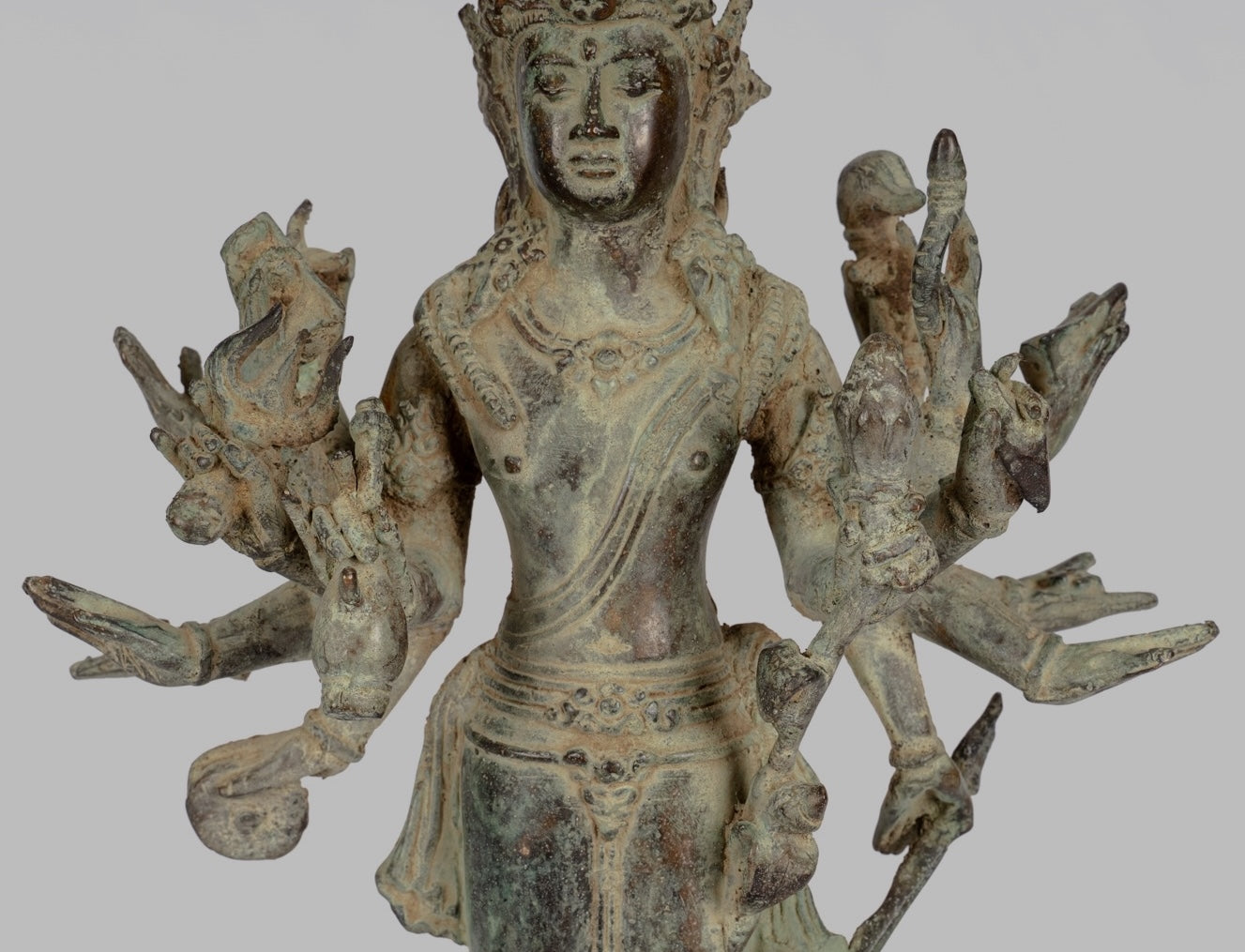 Estatua de Shiva - Estatua de shiva de 16 brazos de estilo indonesio antiguo de estilo indonesio - 32 cm/13 "