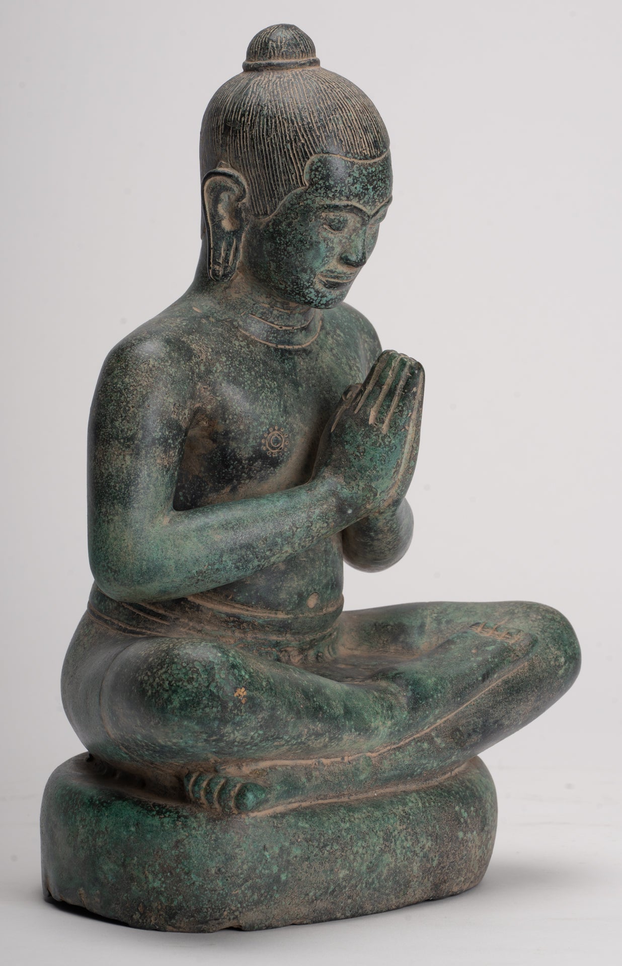 Statua di Jayavarman - Statua di Jayavarman VII in bronzo seduto in stile Khmer antico - 31 cm/12"