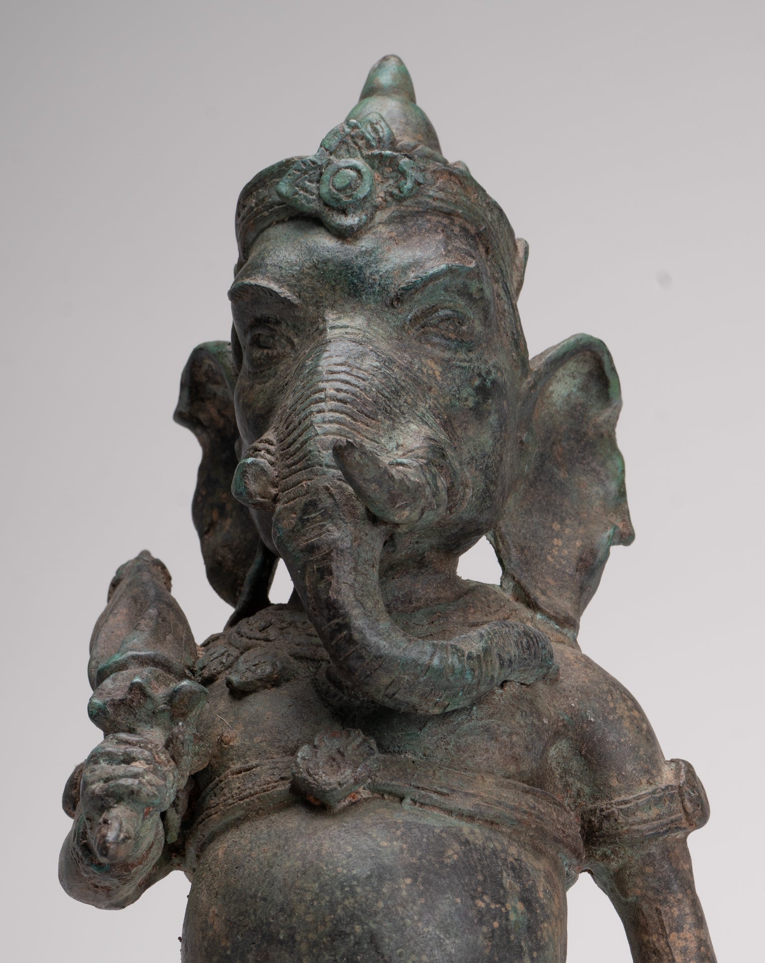 Bridegroom Ganesha Statue - Antique Thai Style Mappilai Ganapathi Ganesh Statue with Umbrella - 37cm/15"