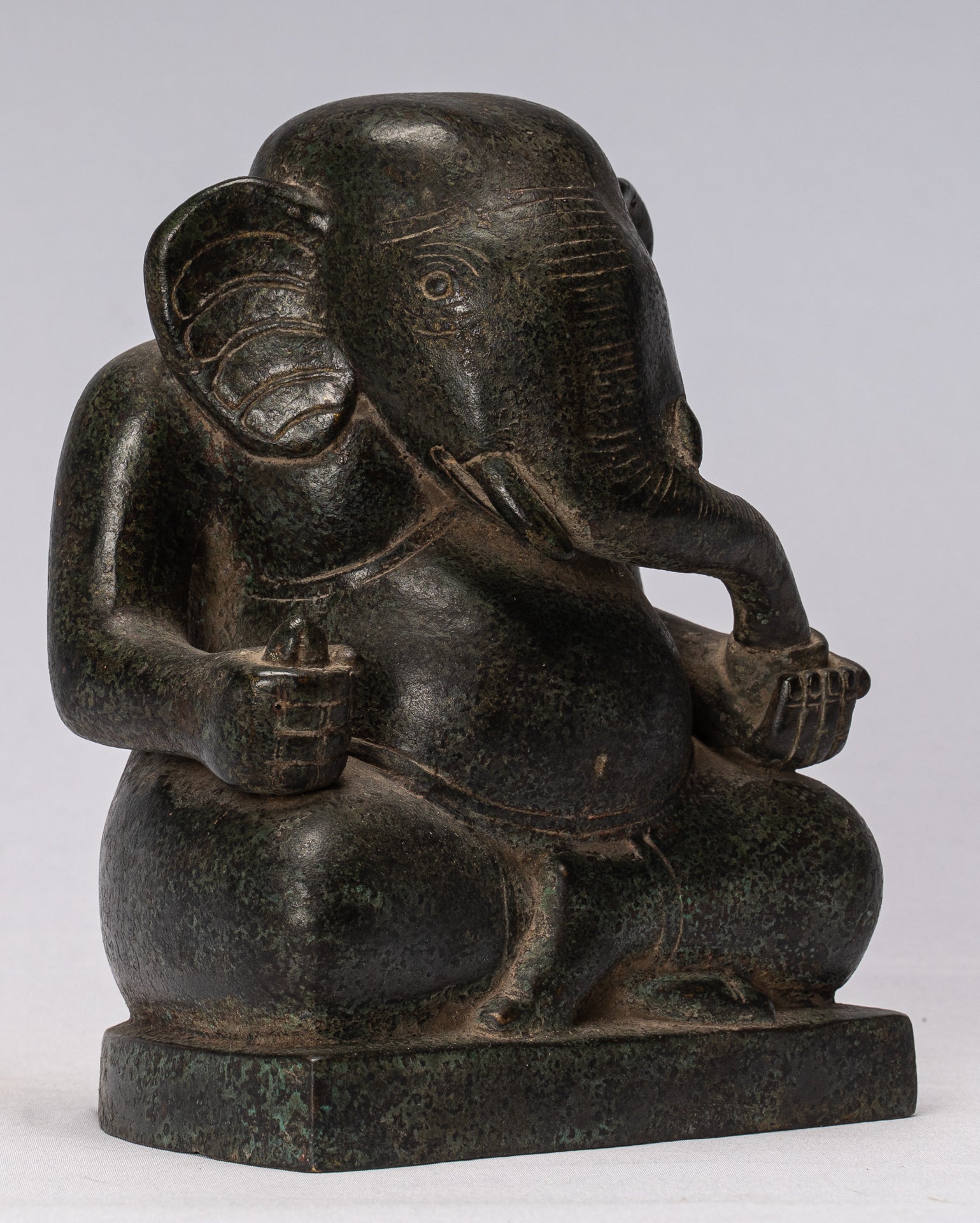 Statua Ganesh - Statua di ganesha in bronzo seduto in stile cham antico - 20 cm/8 "