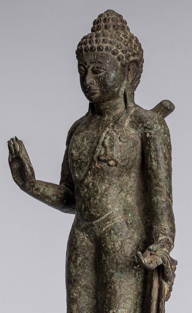 Statue de Bouddha – Statue de Bouddha de protection debout javanaise de style indonésien antique – 43 cm/17"