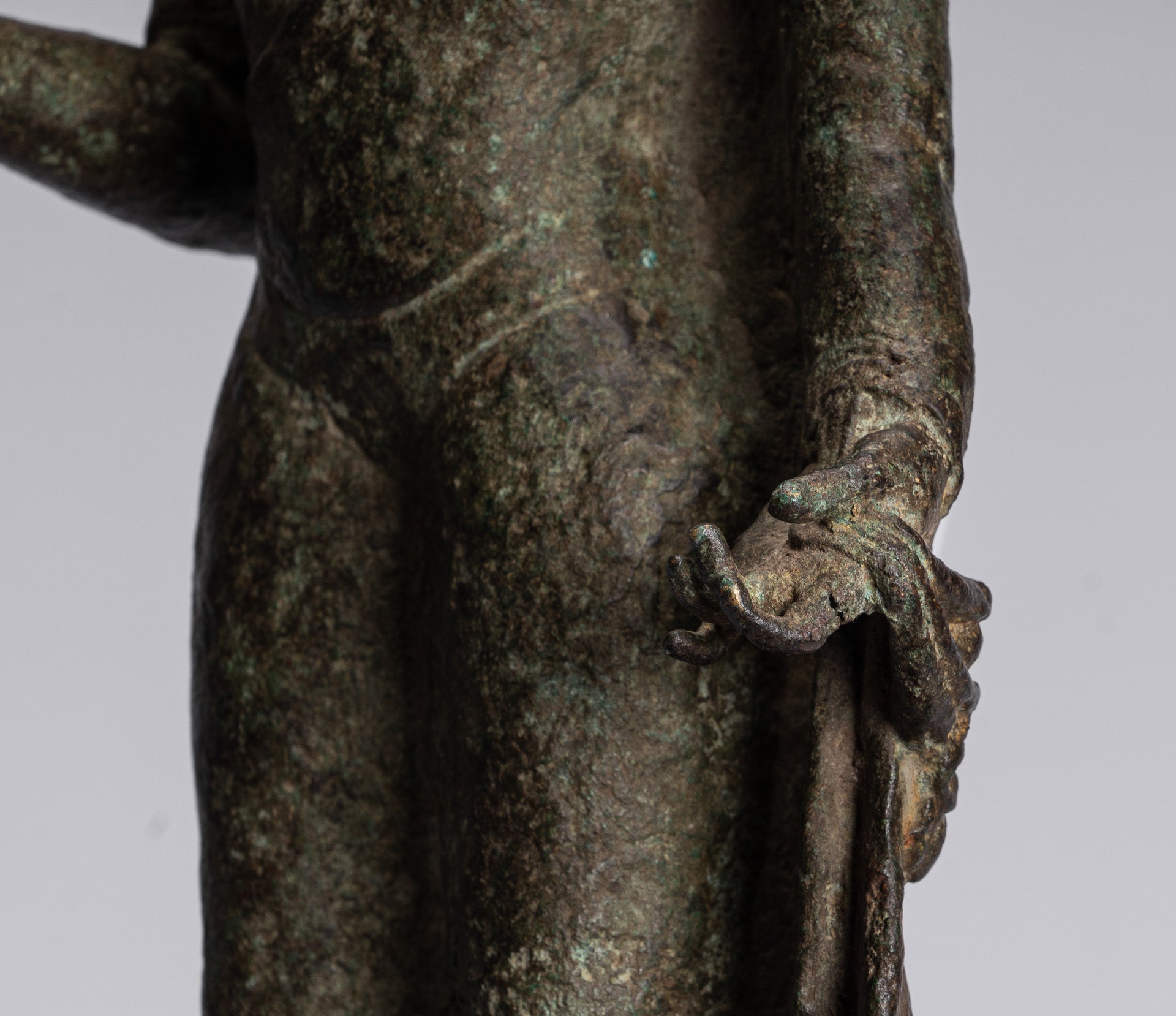 Statue de Bouddha – Statue de Bouddha de protection debout javanaise de style indonésien antique – 43 cm/17"