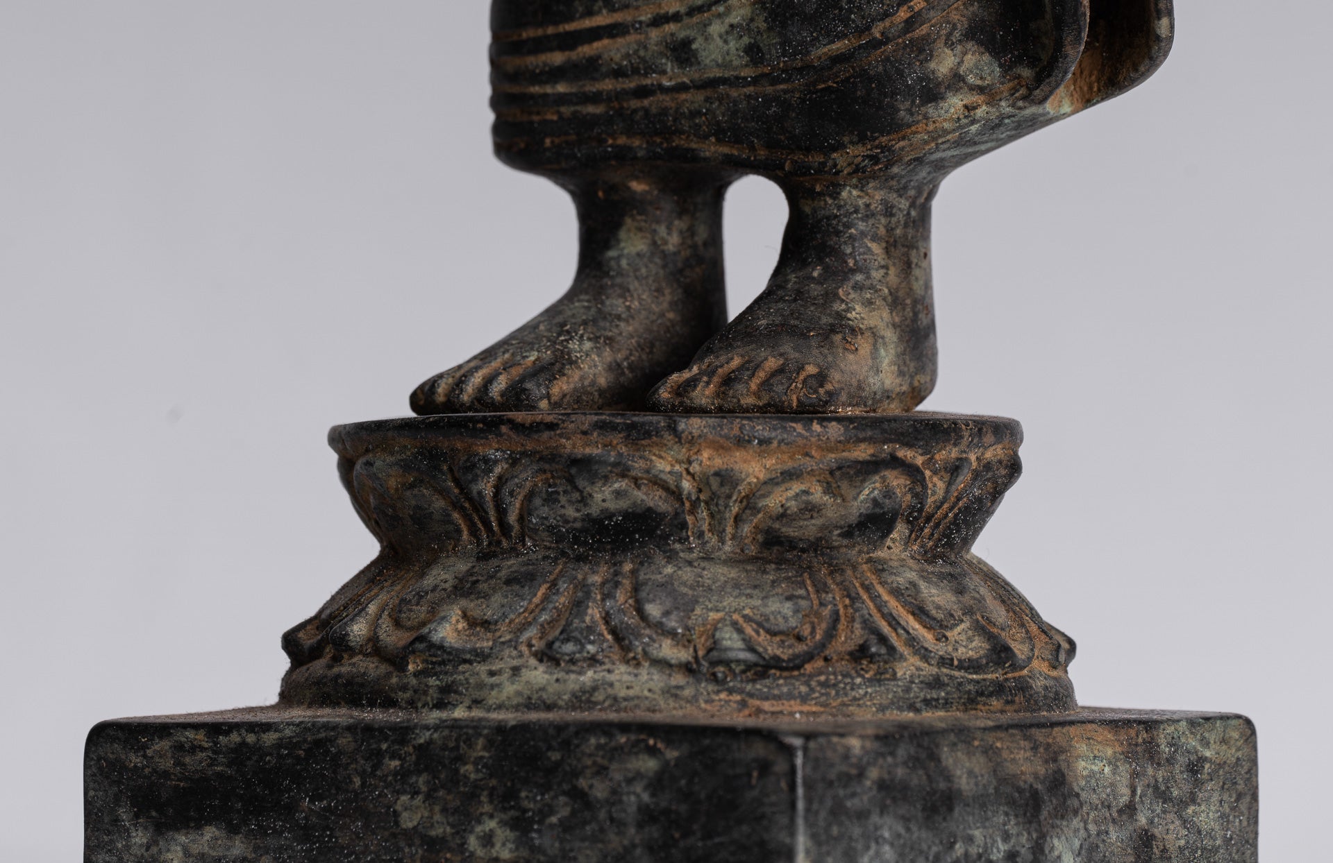 Buddha-Statue – Antiker javanischer Lehr-Buddha aus Bronze im indonesischen Stil – 40 cm