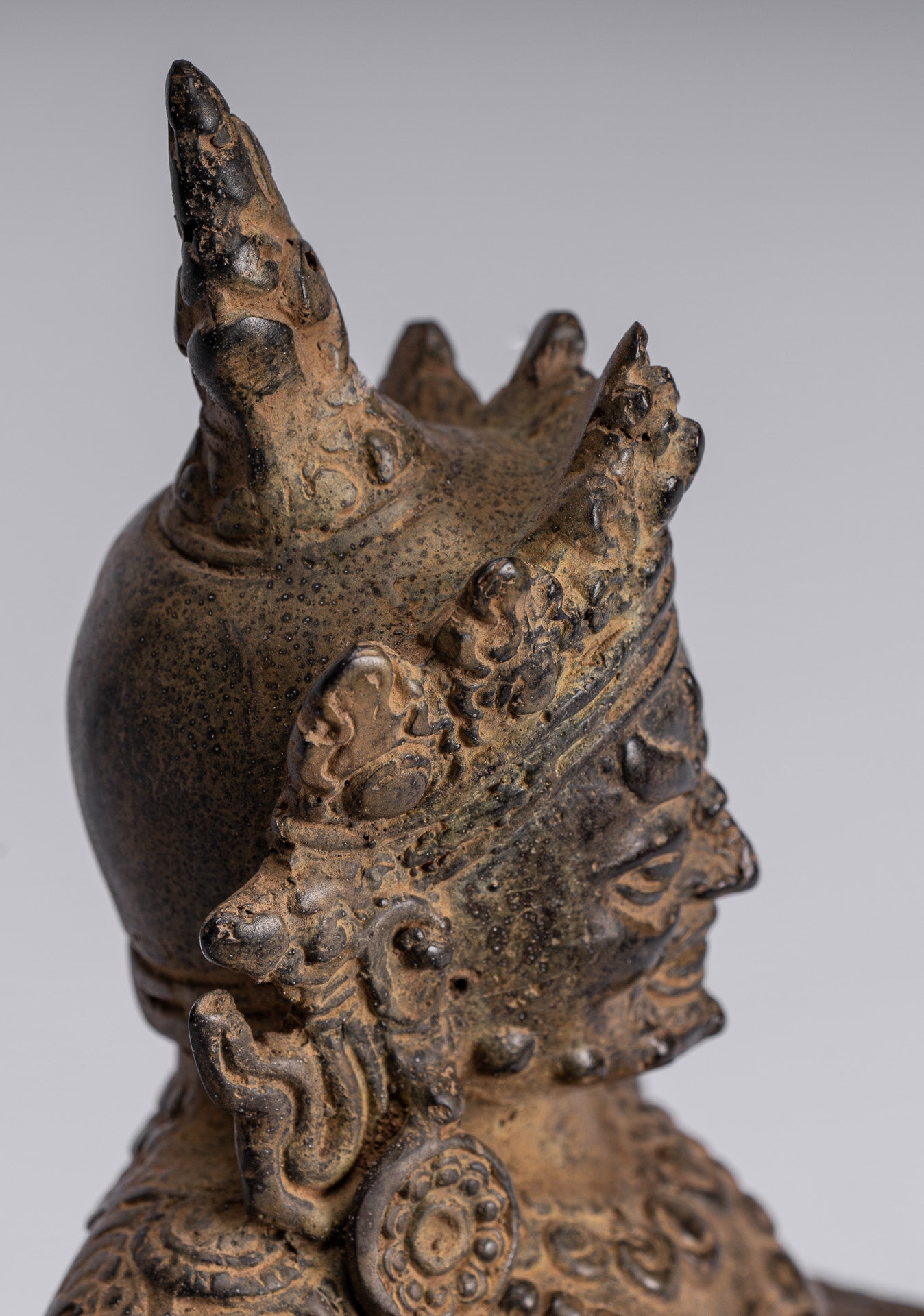 Statue de Jambhala – Antique Java Majapahit Style assis Jambhala Statue Dieu de la richesse – 21 cm/20,3 cm