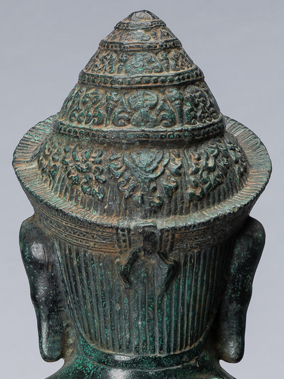 Estatua de bronce sentado de estilo srei de estilo srei.