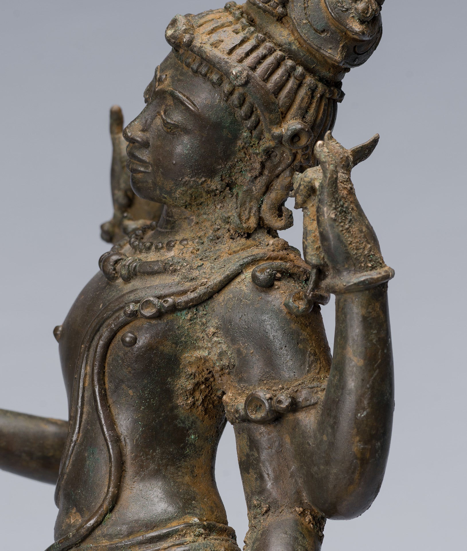 Tara-Statue – antike Majapahit-Statue aus Bronze, Devi-Tara-Statue im Java-Stil – 56 cm.