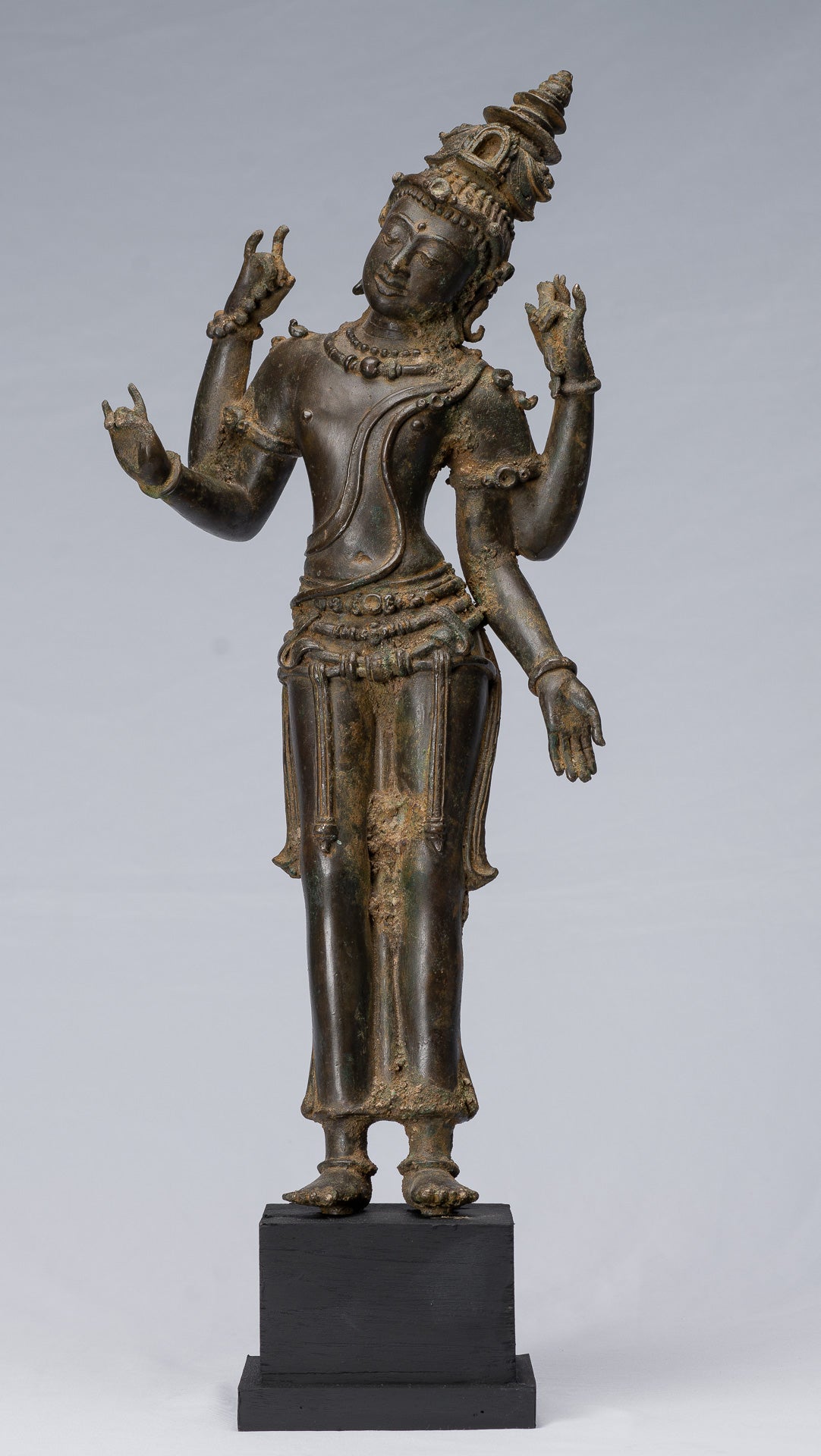 Tara-Statue – antike Majapahit-Statue aus Bronze, Devi-Tara-Statue im Java-Stil – 56 cm.