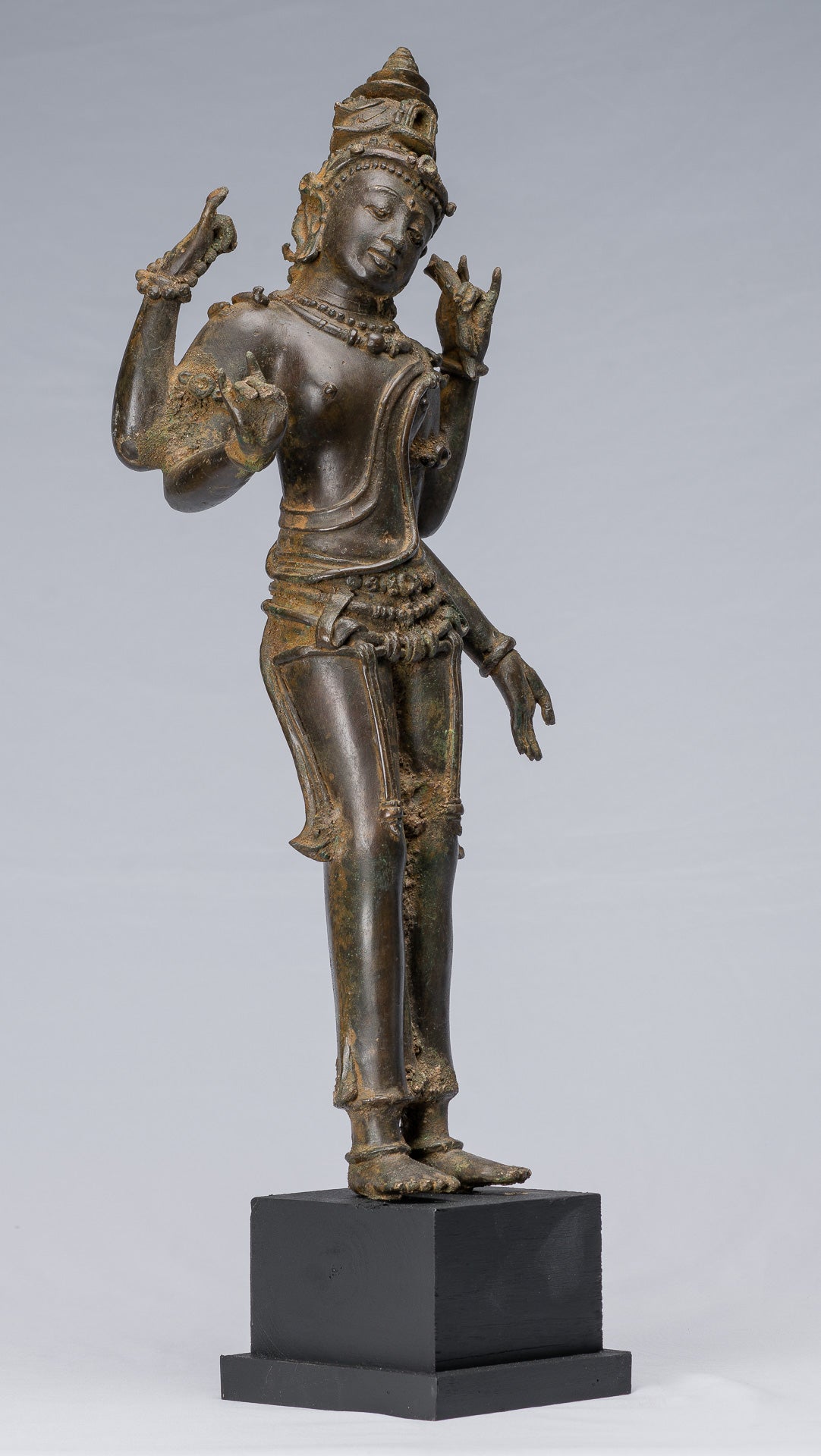 Tara-Statue – antike Majapahit-Statue aus Bronze, Devi-Tara-Statue im Java-Stil – 56 cm.
