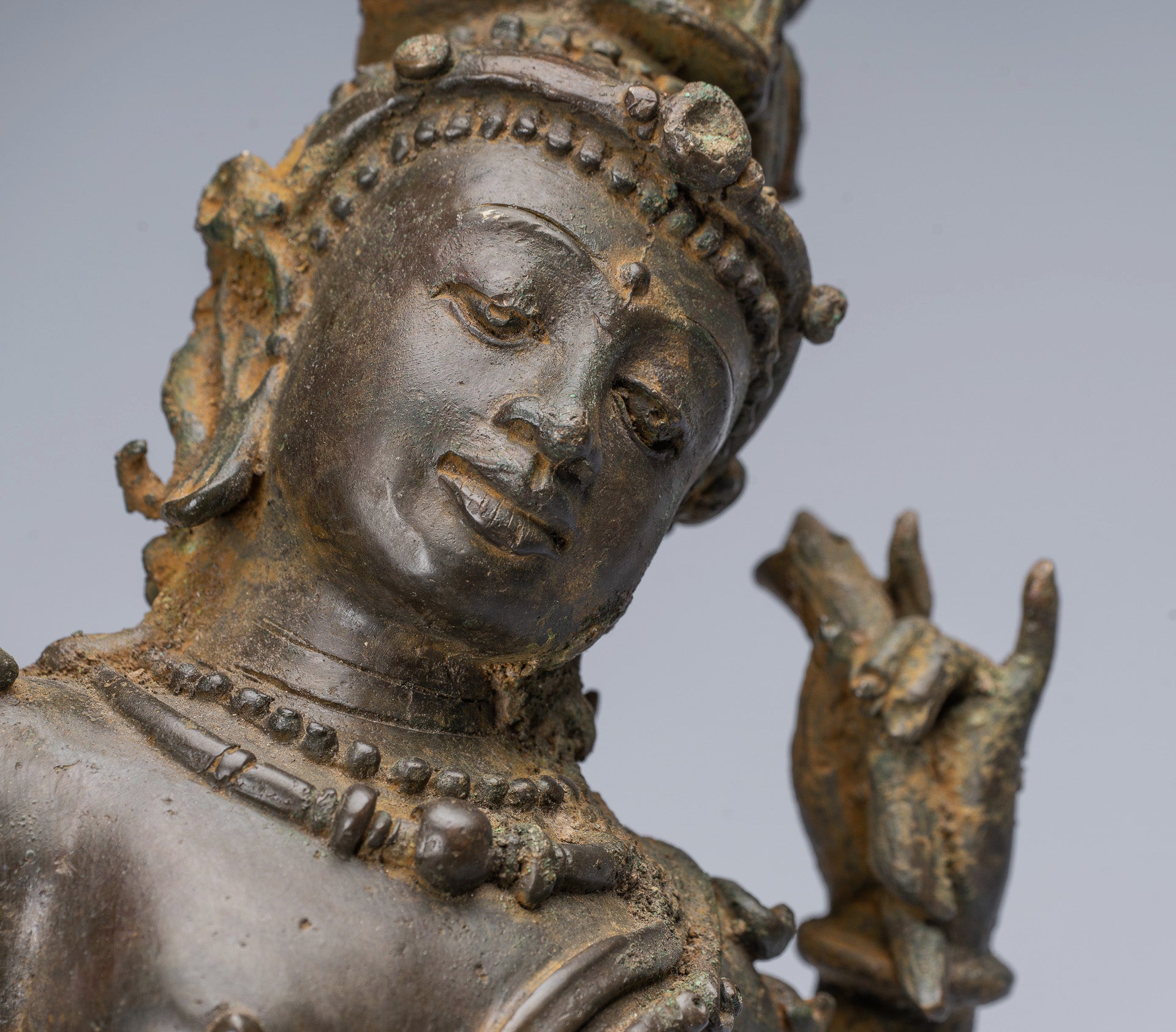 Tara-Statue – antike Majapahit-Statue aus Bronze, Devi-Tara-Statue im Java-Stil – 56 cm.