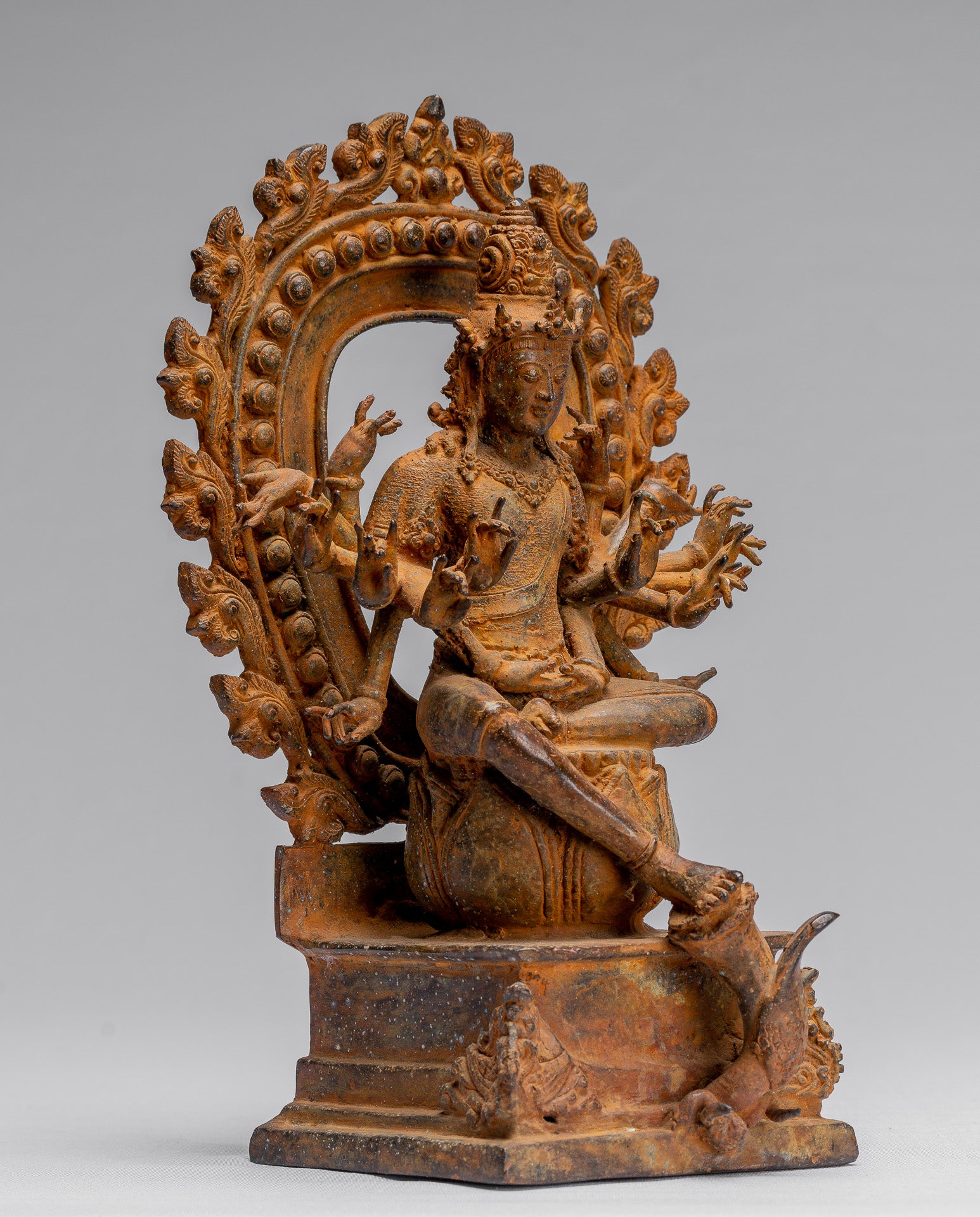 Statua Bodhisattva - Antique stile indonesiano giavanese a 16 bracci Avalokiteshvara Bodhisattva Statua - 28 cm/11 "