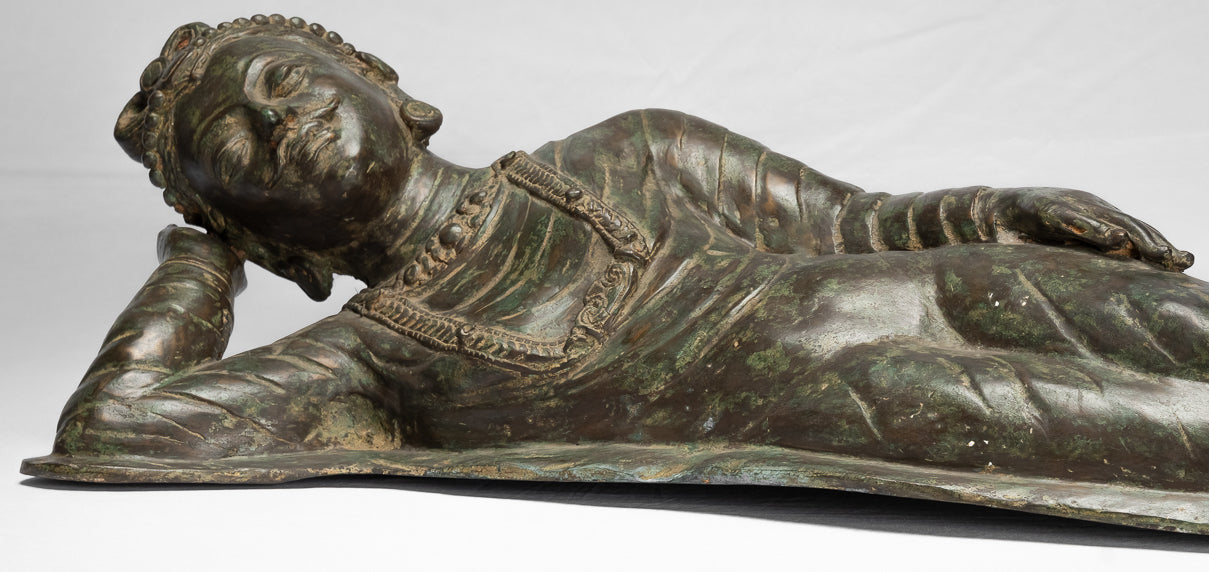 Antique in stile indiano Gandhara Bronzo Reclining Vishnu Statua - 95 cm/38 "Long