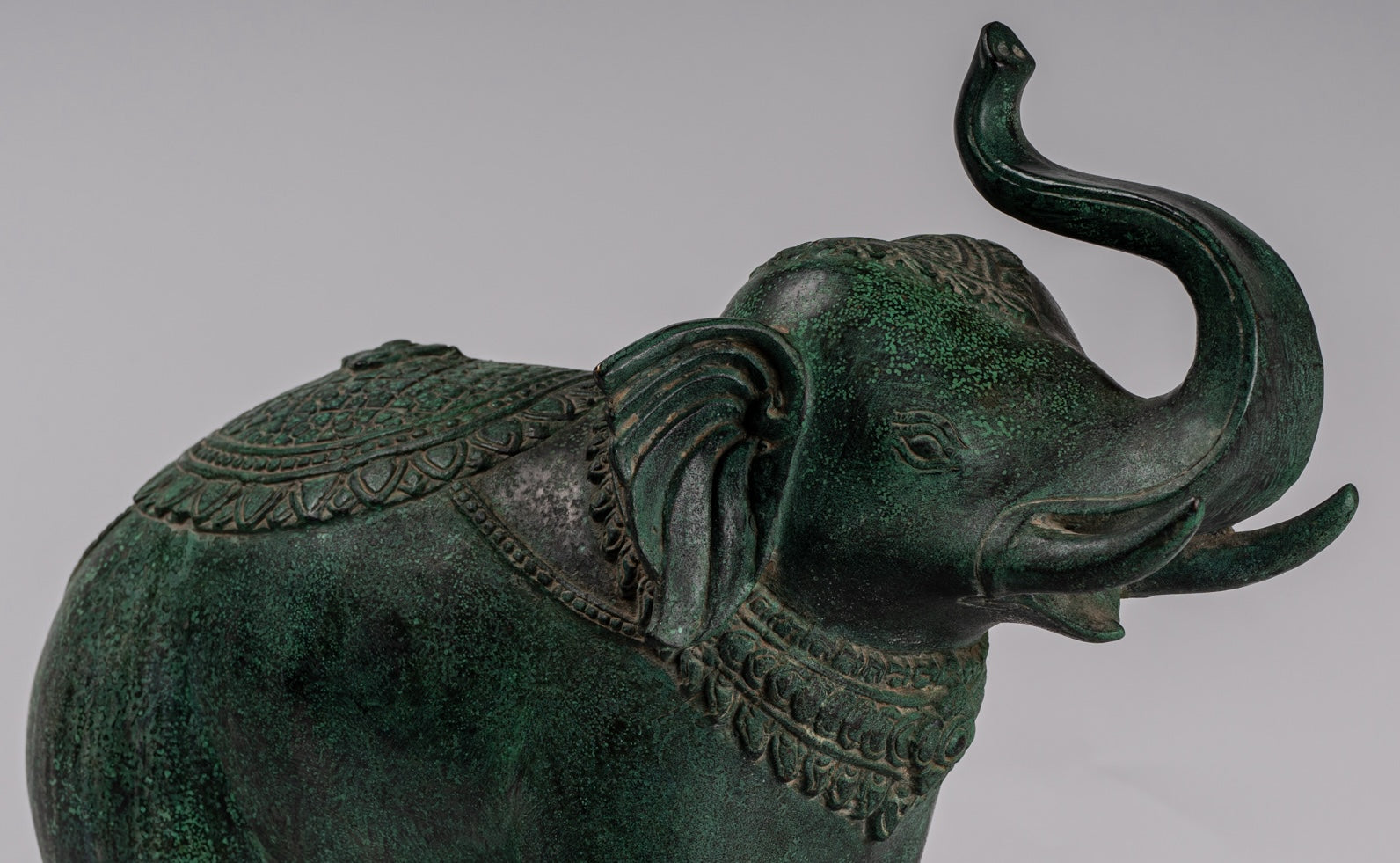 Antique Khmer Style Bronze in piedi statua di elefante - 38 cm/15 "di altezza