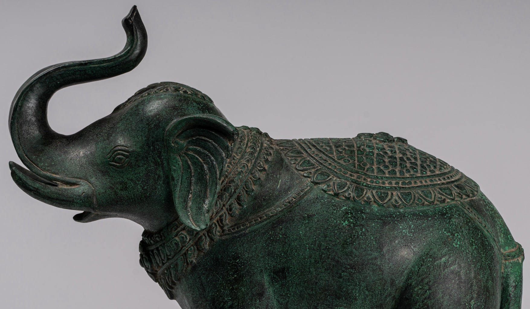 Antique Khmer Style Bronze in piedi statua di elefante - 38 cm/15 "di altezza