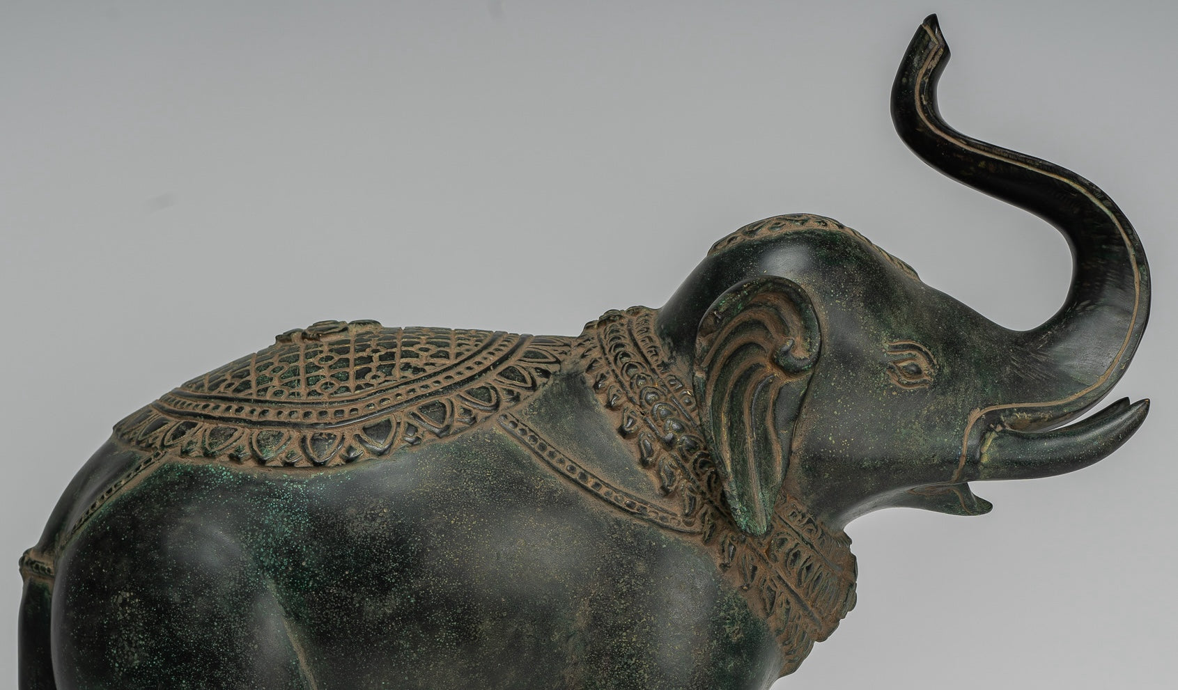 Estatua de elefante de trompetación de bronce de estilo jemer antiguo - 38 cm/15 "de alto