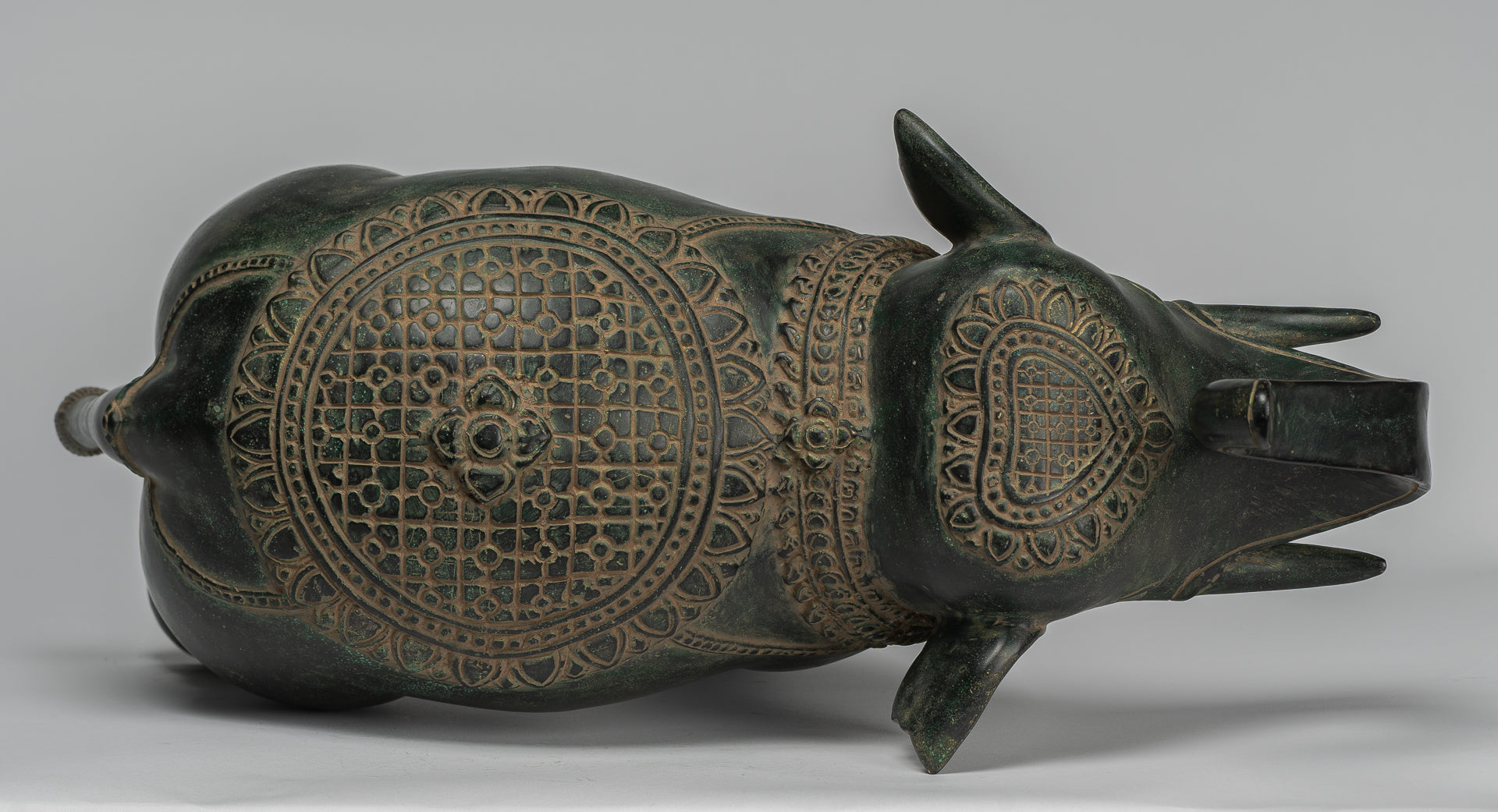 Estatua de elefante de trompetación de bronce de estilo jemer antiguo - 38 cm/15 "de alto