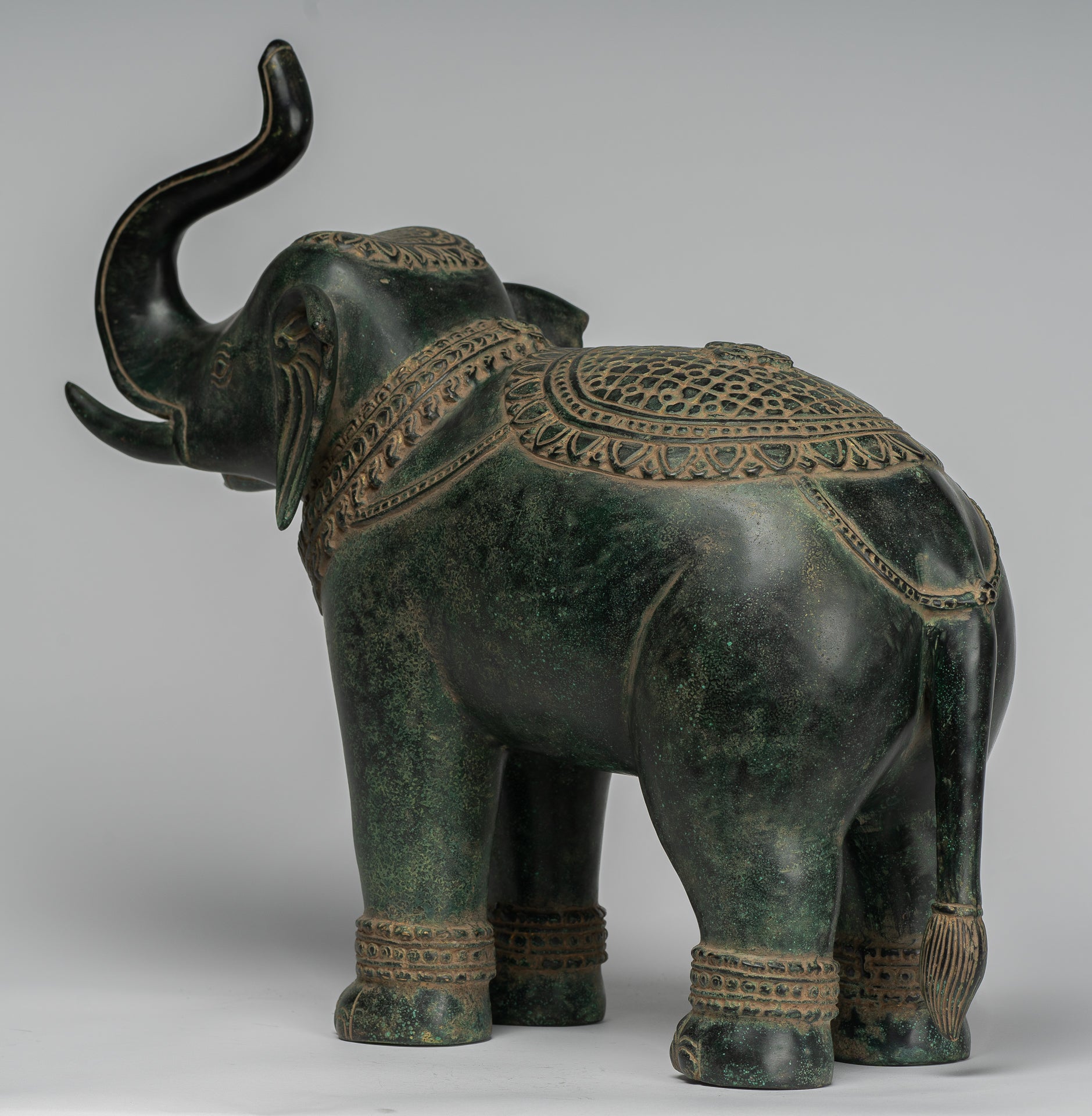 Estatua de elefante de trompetación de bronce de estilo jemer antiguo - 38 cm/15 "de alto