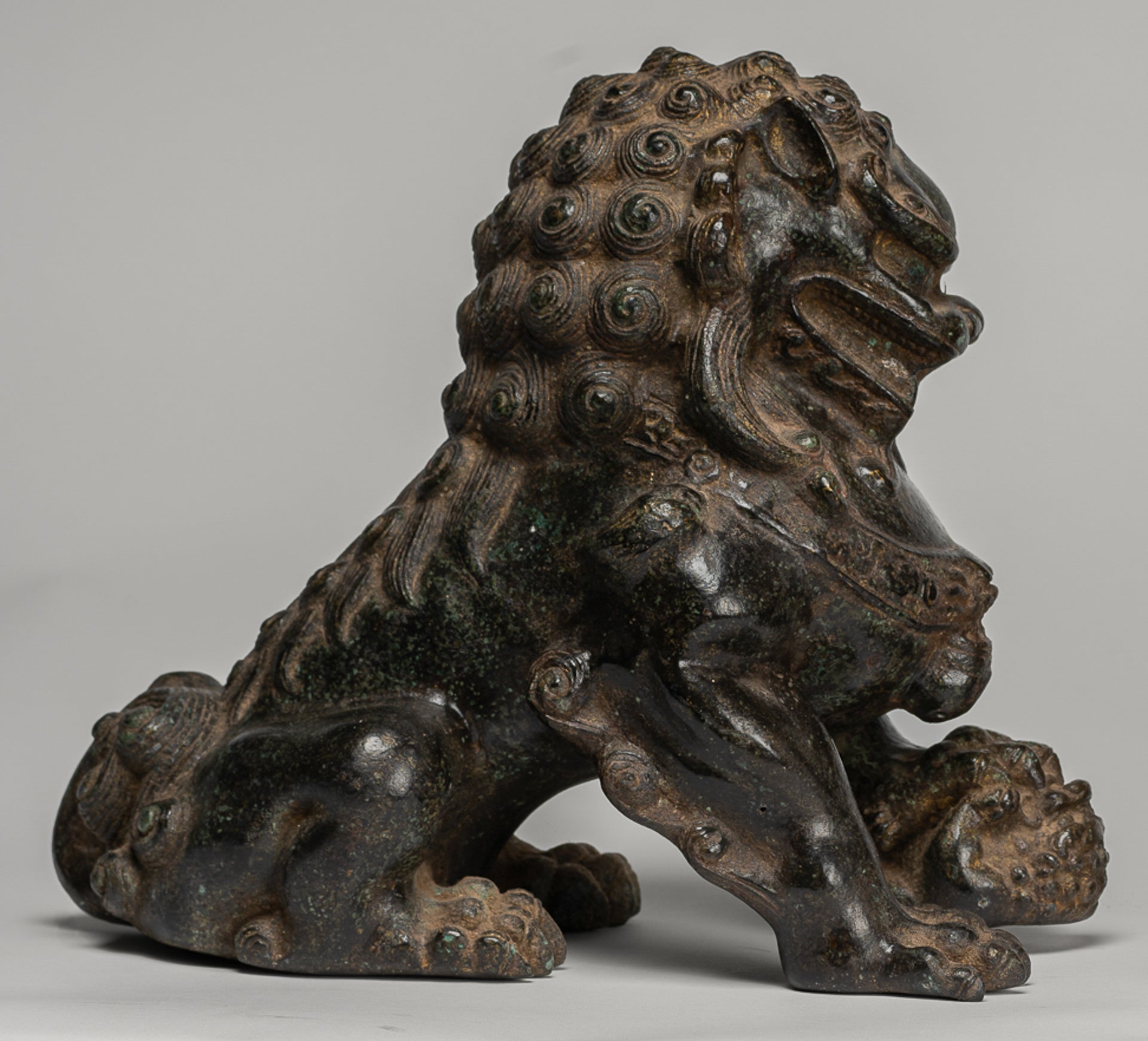 Antique Chinese Style Temple Guardian Lions Shishi Lions Foo Dogs Imperial Lions (Pair) - 25cm/10"