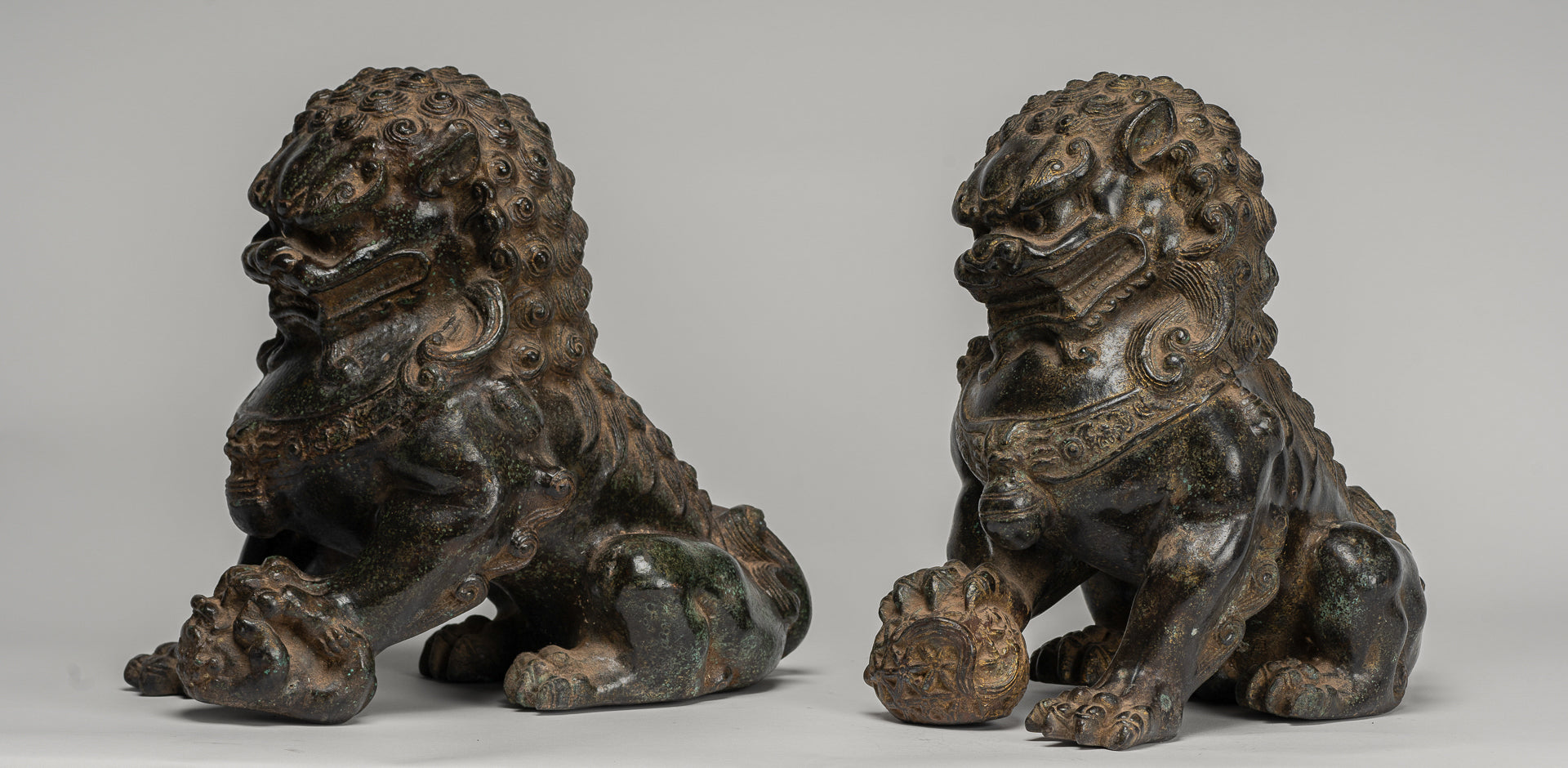 Antique Chinese Style Temple Guardian Lions Shishi Lions Foo Dogs Imperial Lions (Pair) - 25cm/10"