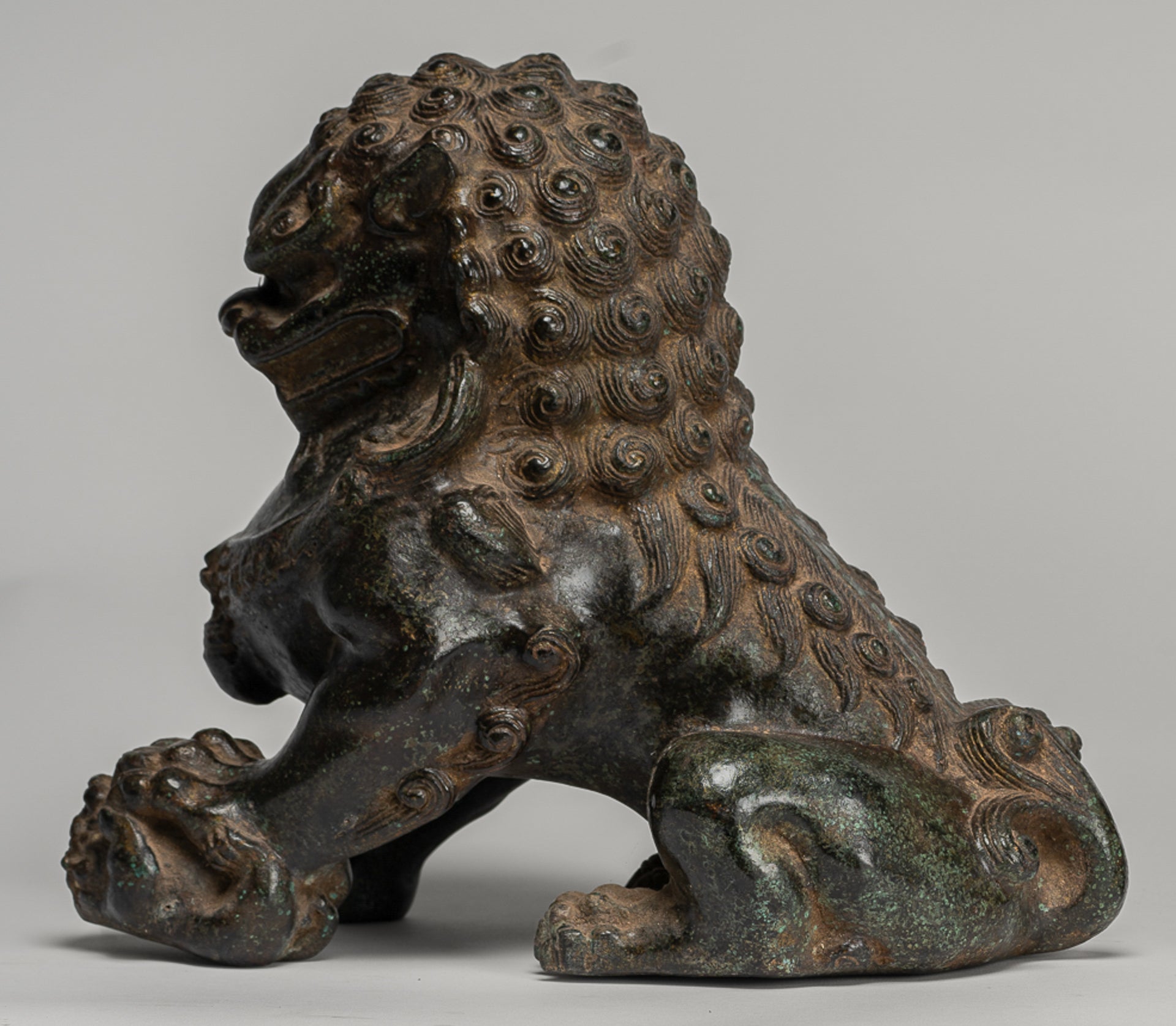 Antique Chinese Style Temple Guardian Lions Shishi Lions Foo Dogs Imperial Lions (Pair) - 25cm/10"