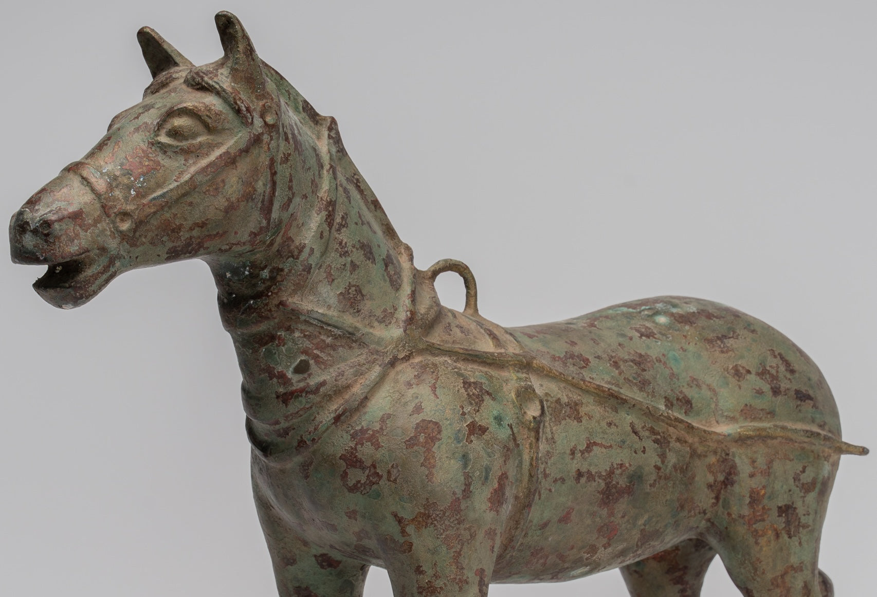 Estatua de caballos - Caballo de bronce de pie de estilo chino antiguo - 39 cm/16 "de alto