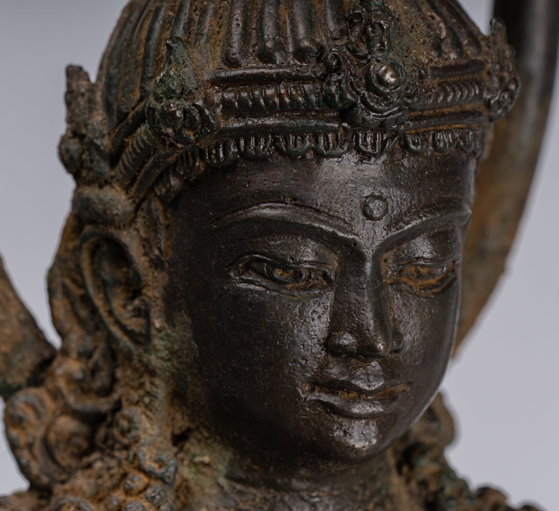 Statua del Bodhisattva - Statua del Bodhisattva Avalokitesvara giavanese in stile indonesiano antico - 51 cm/20"
