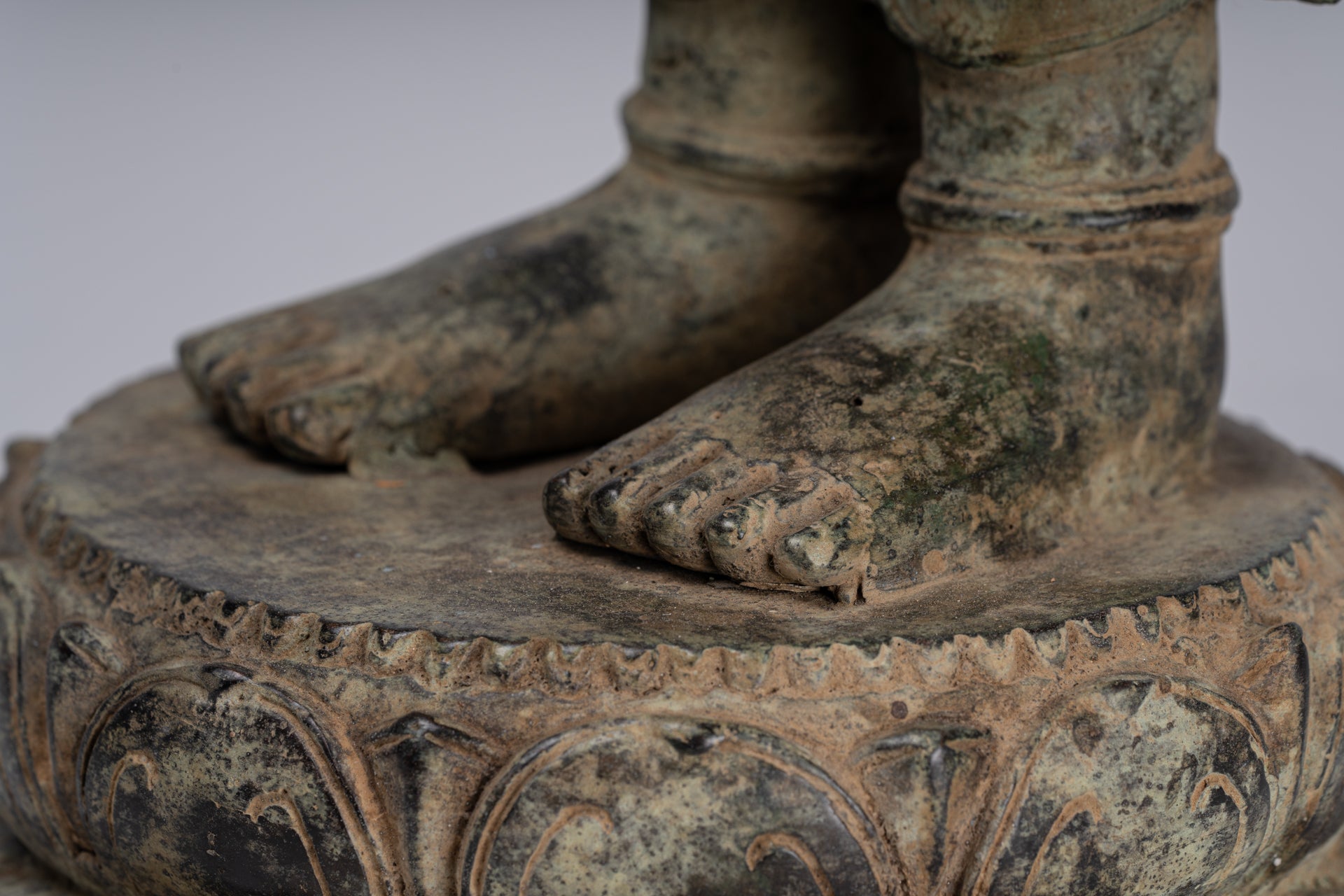 Statua Shiva - Antique in stile indonesiano Bronzo giavanese in piedi statua Shiva a 4 bracci - 82 cm/33 "