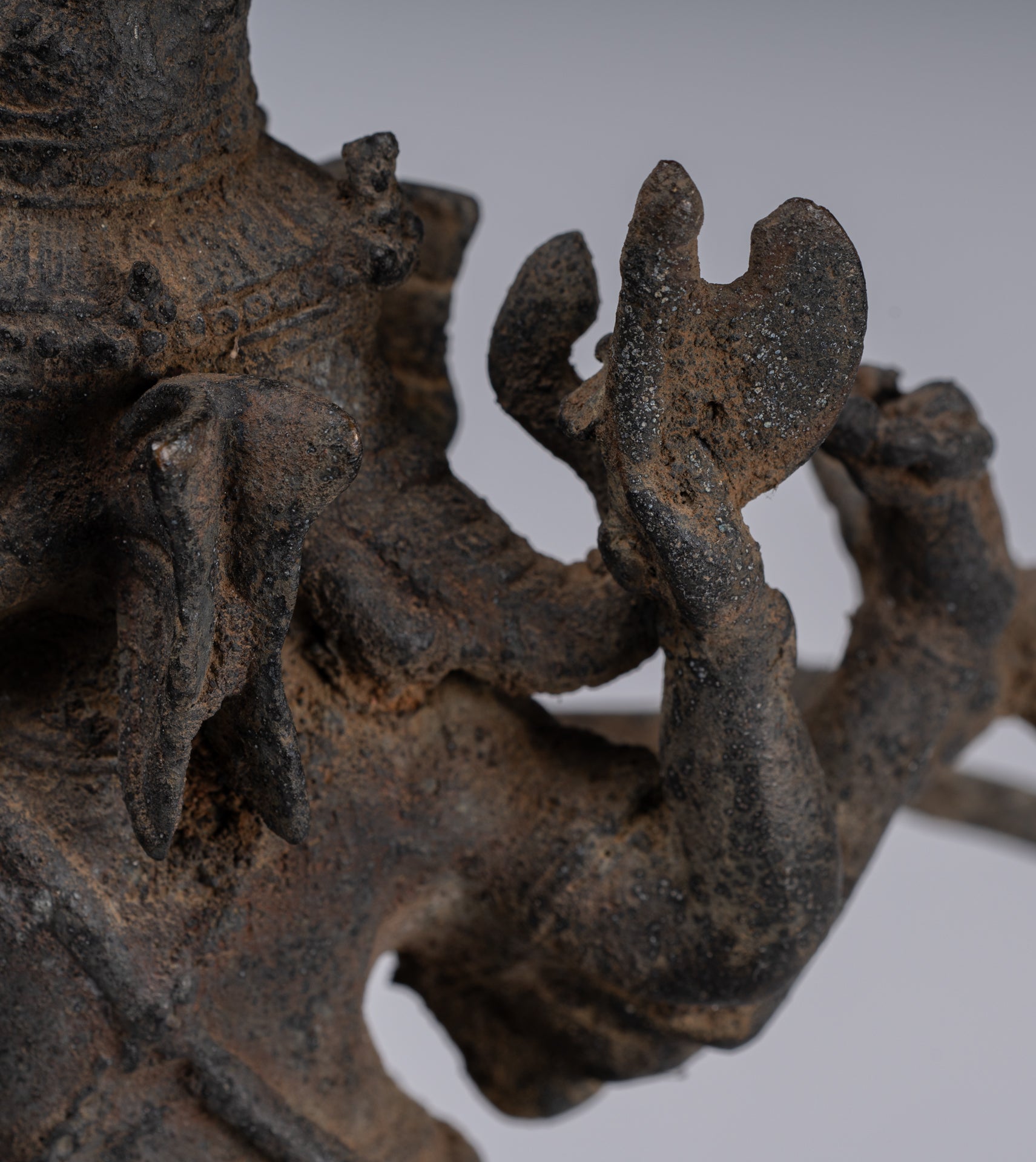 Estatua de Ganesha - Estatua de Ganesha indonesia de baile de bronce de estilo javanés.