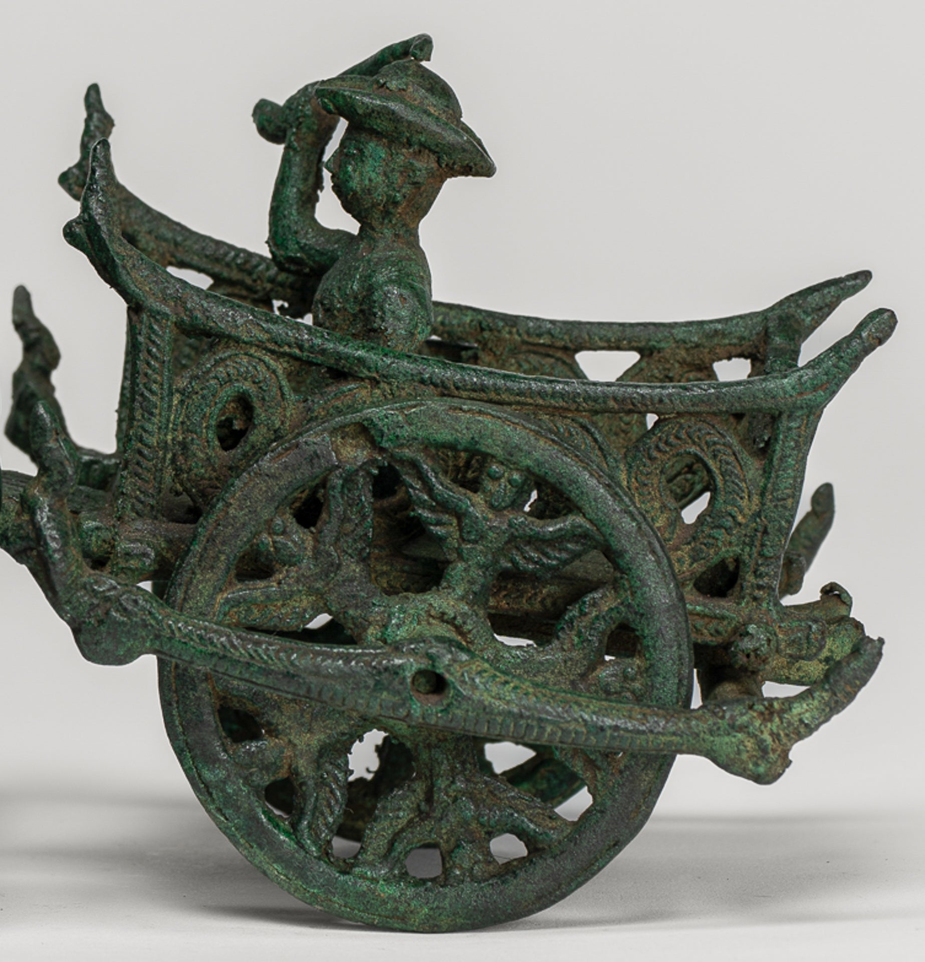Statue de chariot de bœuf - Statue de chariot de bœuf en bronze de style khmer antique - 24 cm / 10 "