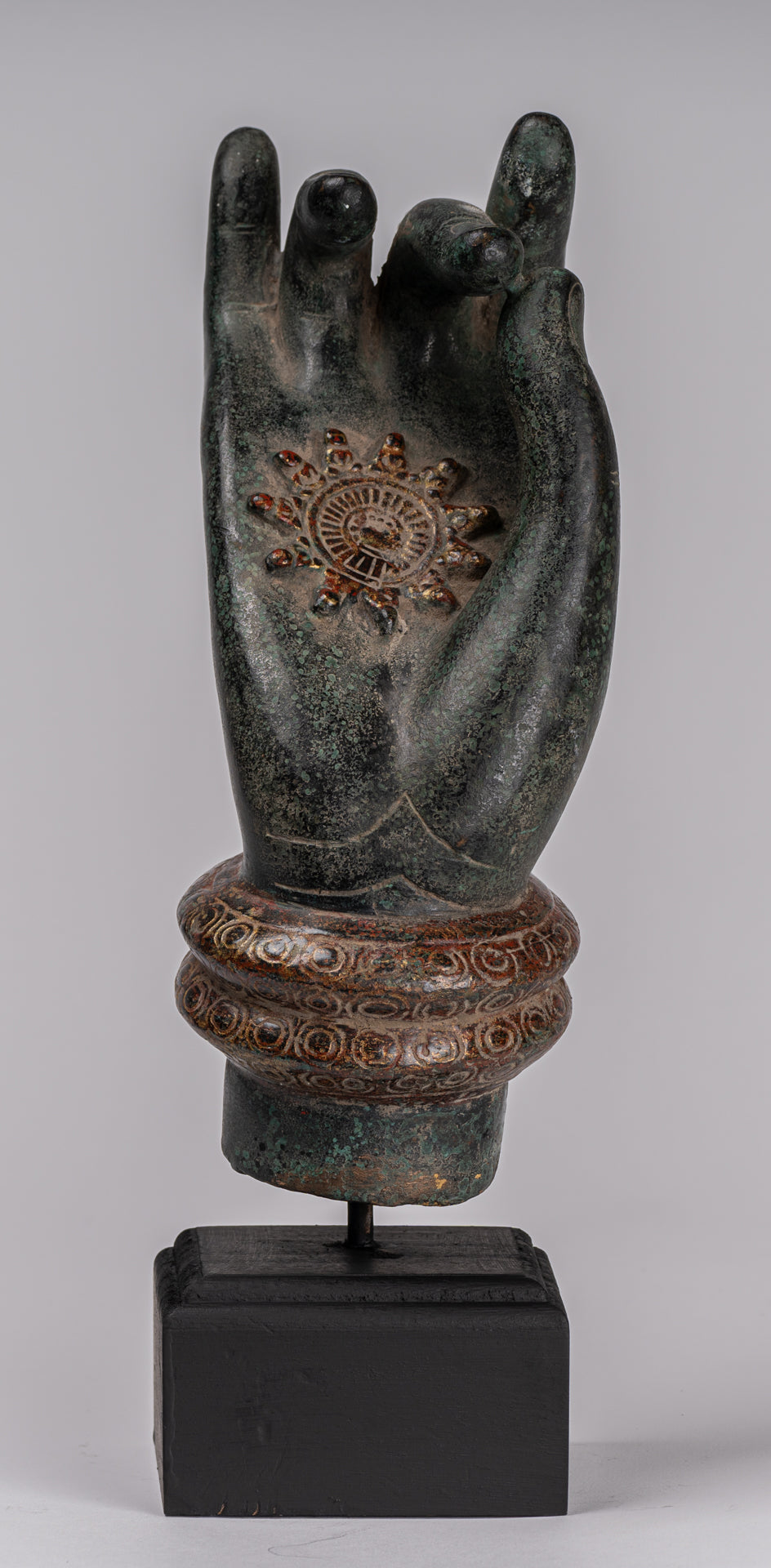 Mano de enseñanza de bronce del sudeste asiático de estilo jemer montado - 29 cm/12 "