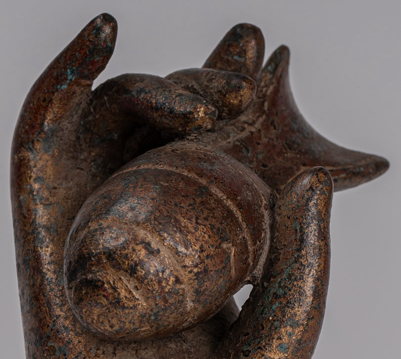 Mano de bronce del sudeste asiático de estilo antiguo montado y concha de bronce del sudeste asiático o om - 15 cm/6 "