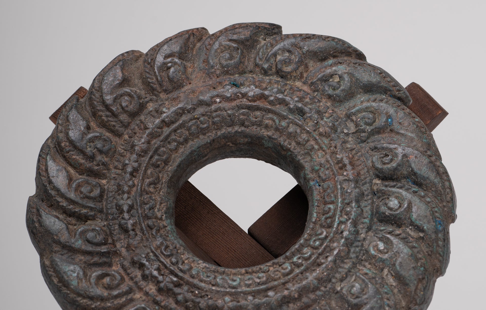 Discus - Antique Khmer Style Bronze Vishnu Discus or Chakra - 15cm/6"