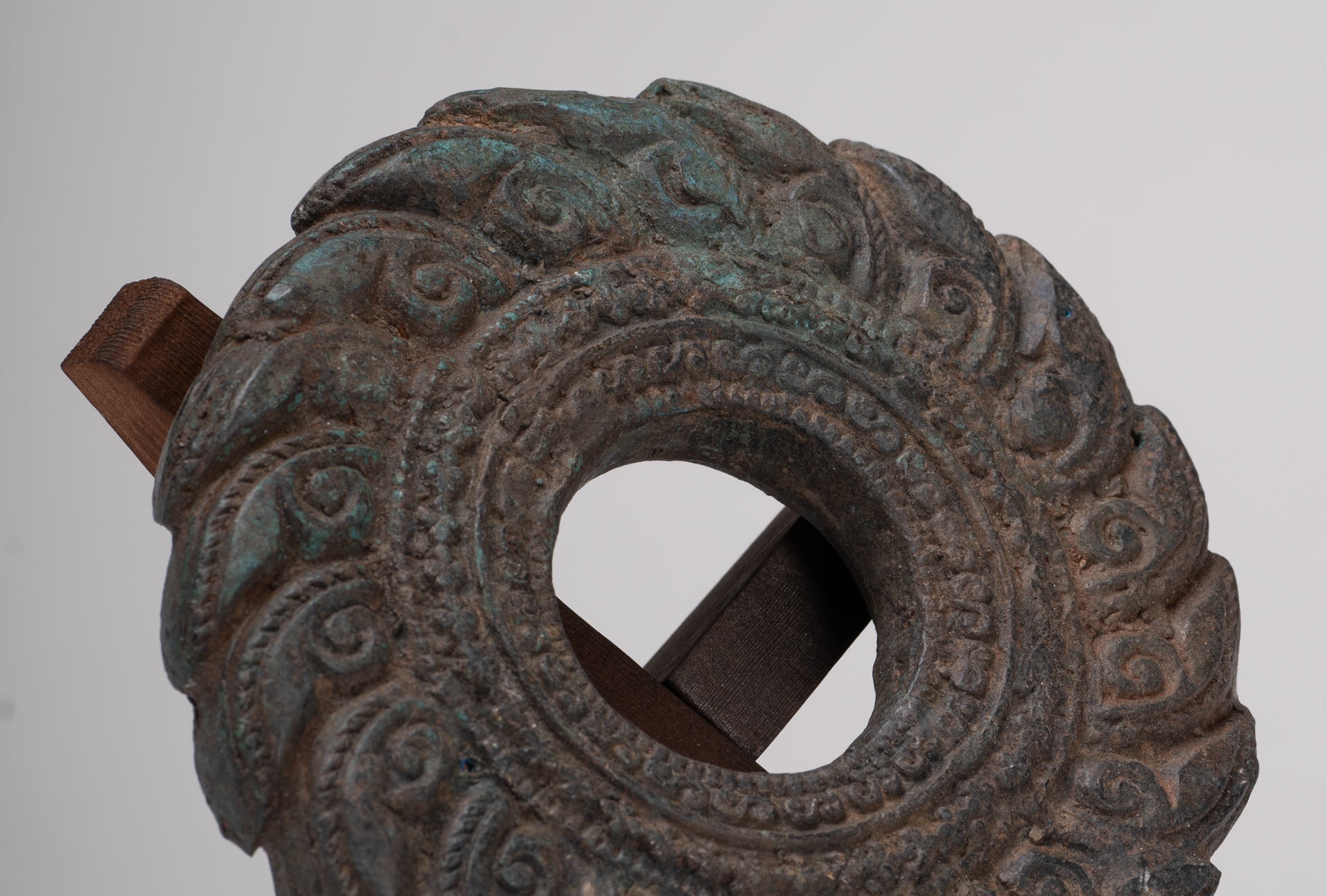 Discus - Antique Khmer Style Bronze Vishnu Discus or Chakra - 15cm/6"