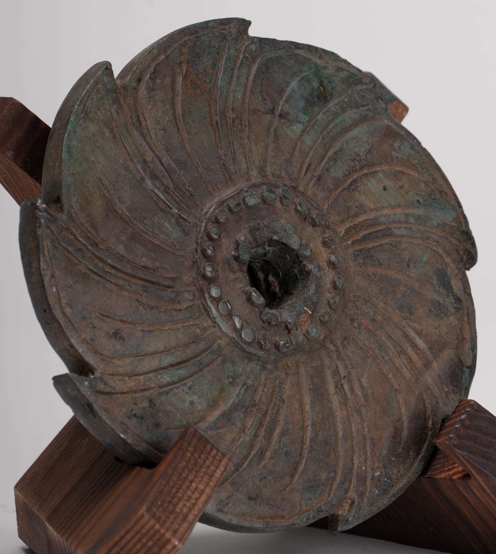 Discus - Antique Khmer Style Bronze Vishnu Discus or Chakra - 15cm/6"