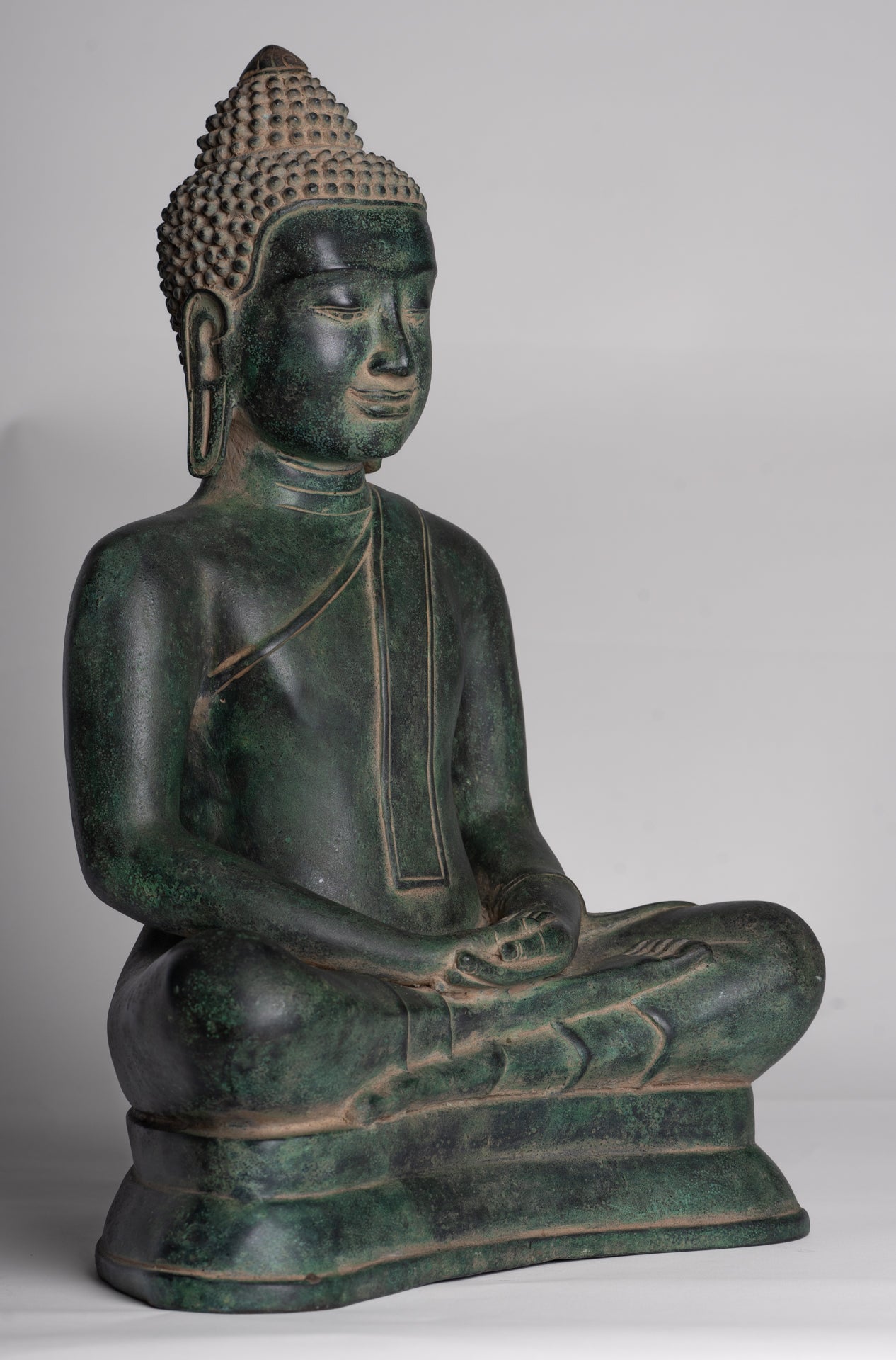Statue de Bouddha – Statue de Bouddha de méditation assis en bronze de style khmer antique – 40 cm/16"